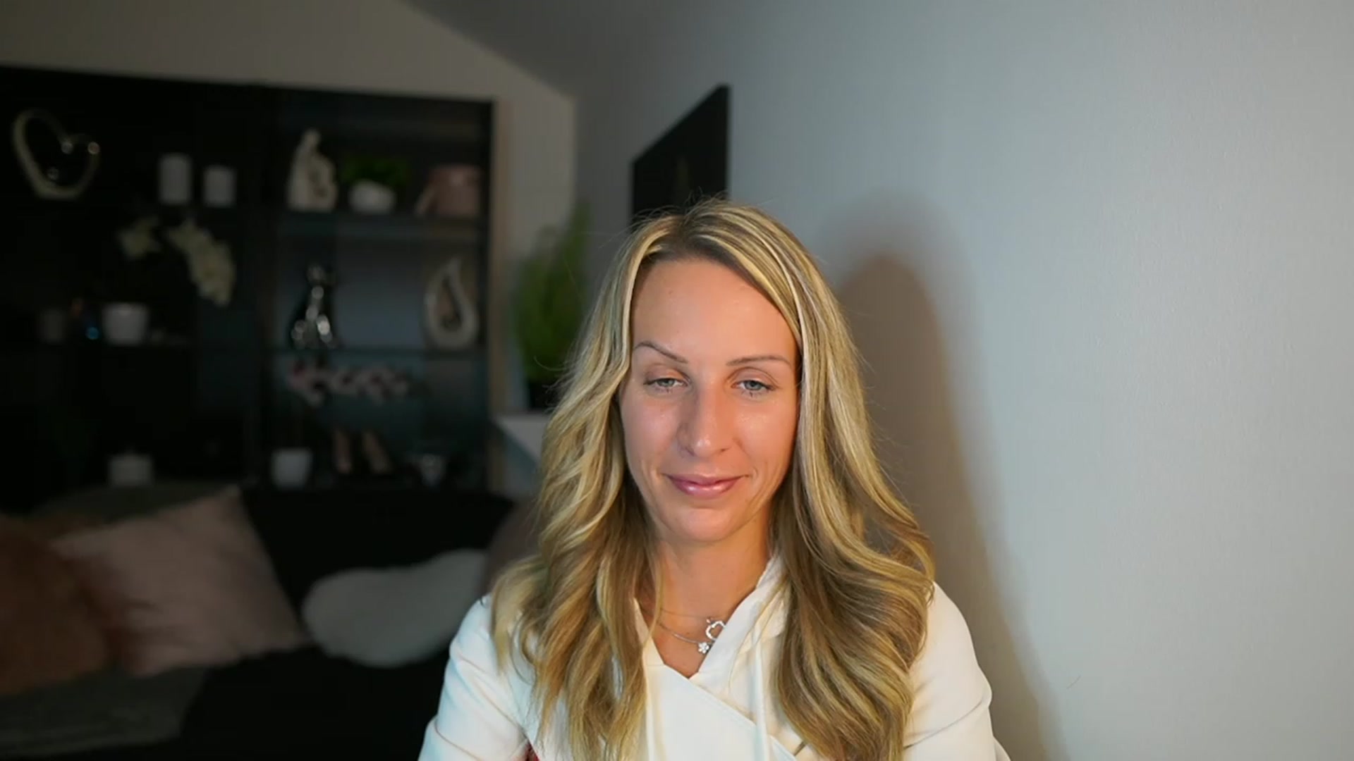 Gallery image thumbnail from Nikki__Sexx__'s myfreecams stream on, 10/24/2023, 20:40 image 5 of 20