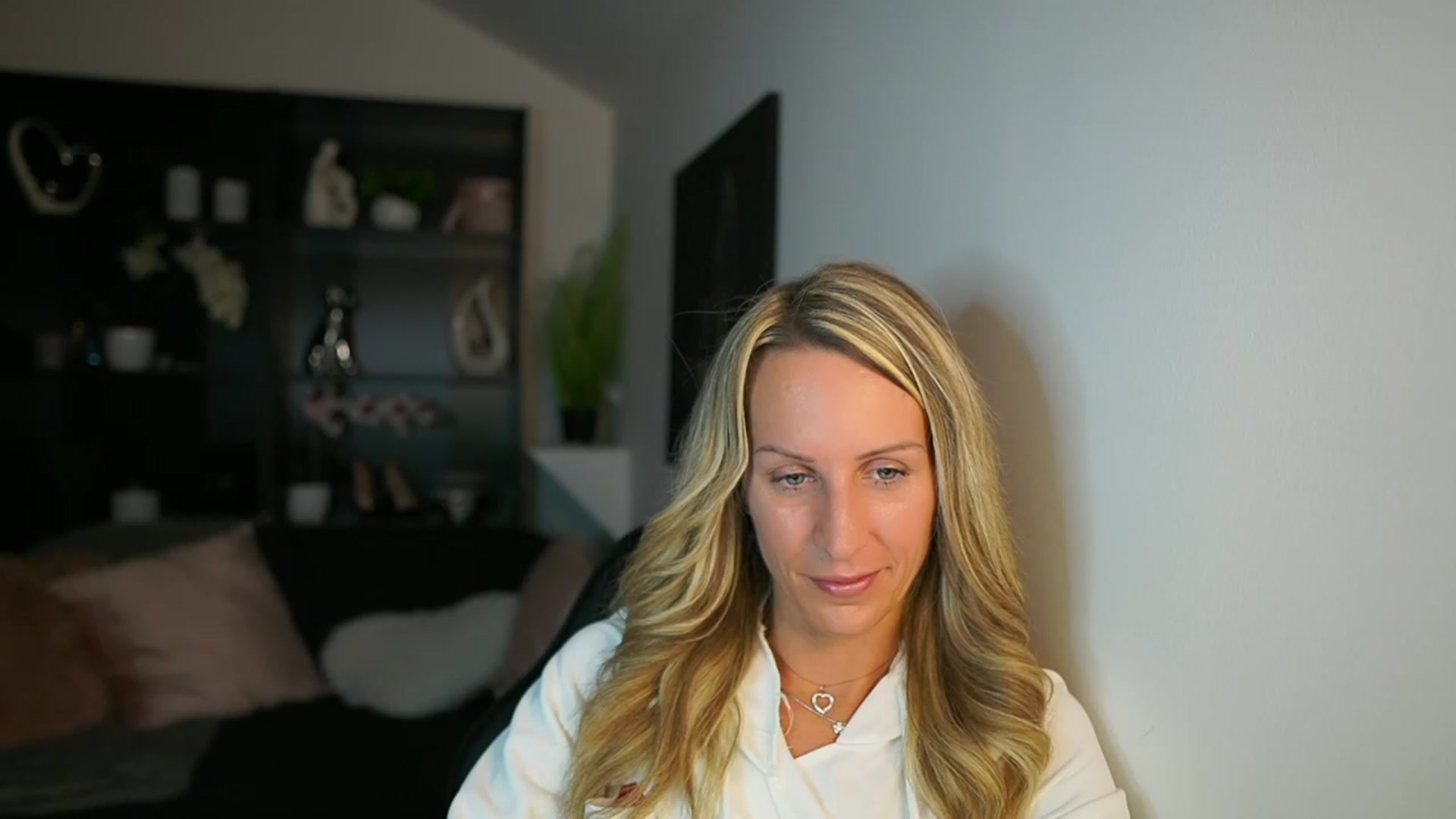 Gallery image thumbnail from Nikki__Sexx__'s myfreecams stream on, 10/24/2023, 21:50 image 20 of 20