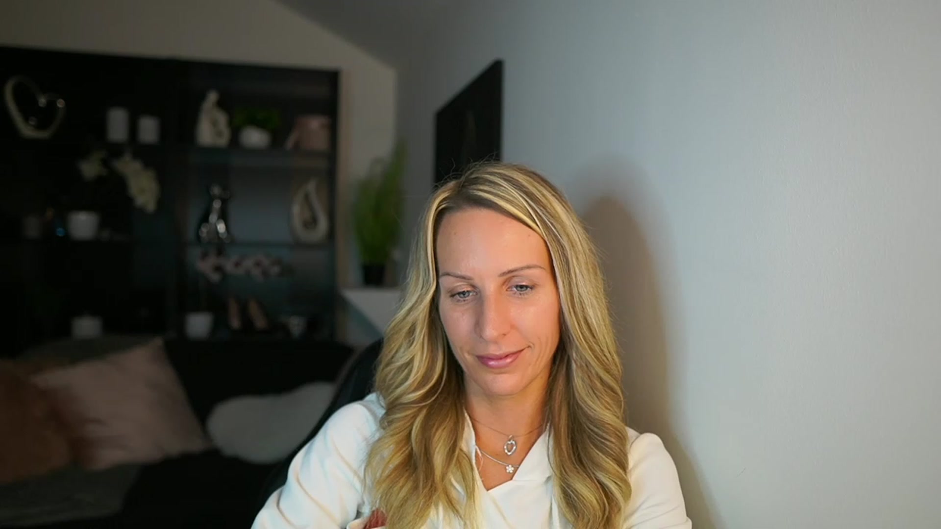 Gallery image thumbnail from Nikki__Sexx__'s myfreecams stream on, 10/24/2023, 21:50 image 15 of 20