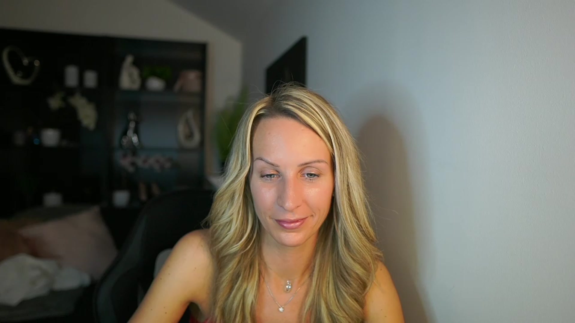 Gallery image thumbnail from Nikki__Sexx__'s myfreecams stream on, 10/24/2023, 22:45 image 7 of 20