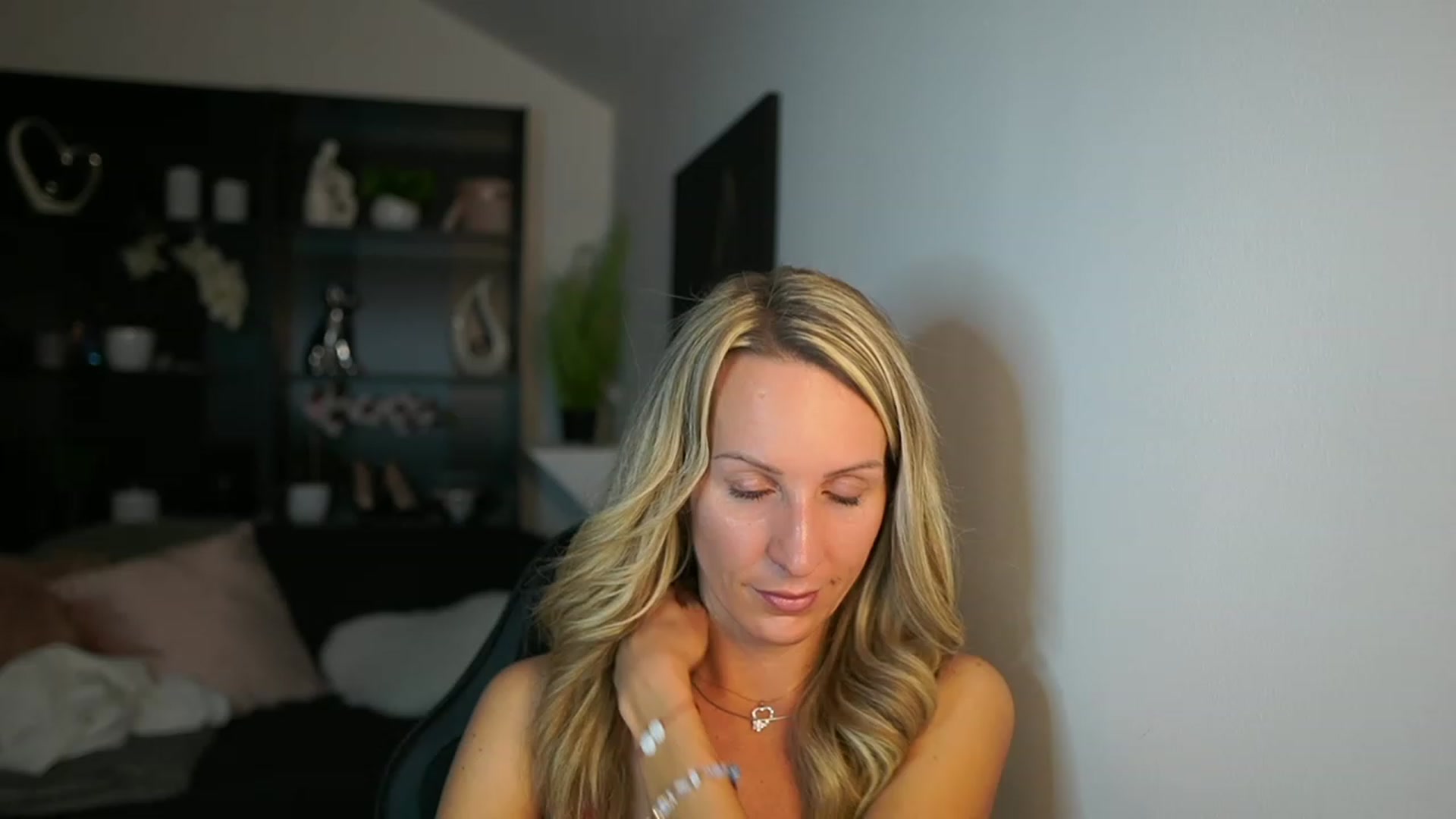Gallery image thumbnail from Nikki__Sexx__'s myfreecams stream on, 10/24/2023, 22:45 image 20 of 20