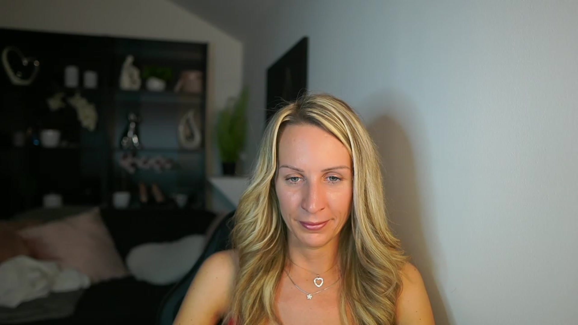 Gallery image thumbnail from Nikki__Sexx__'s myfreecams stream on, 10/24/2023, 22:45 image 10 of 20