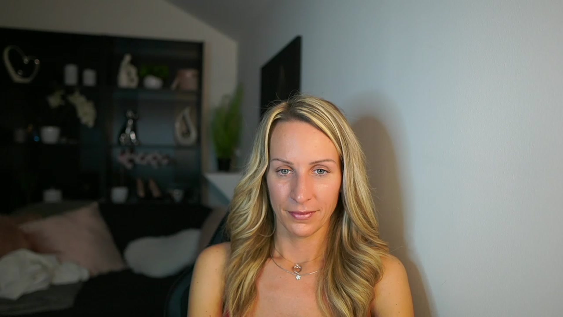 Gallery image thumbnail from Nikki__Sexx__'s myfreecams stream on, 10/24/2023, 22:45 image 16 of 20