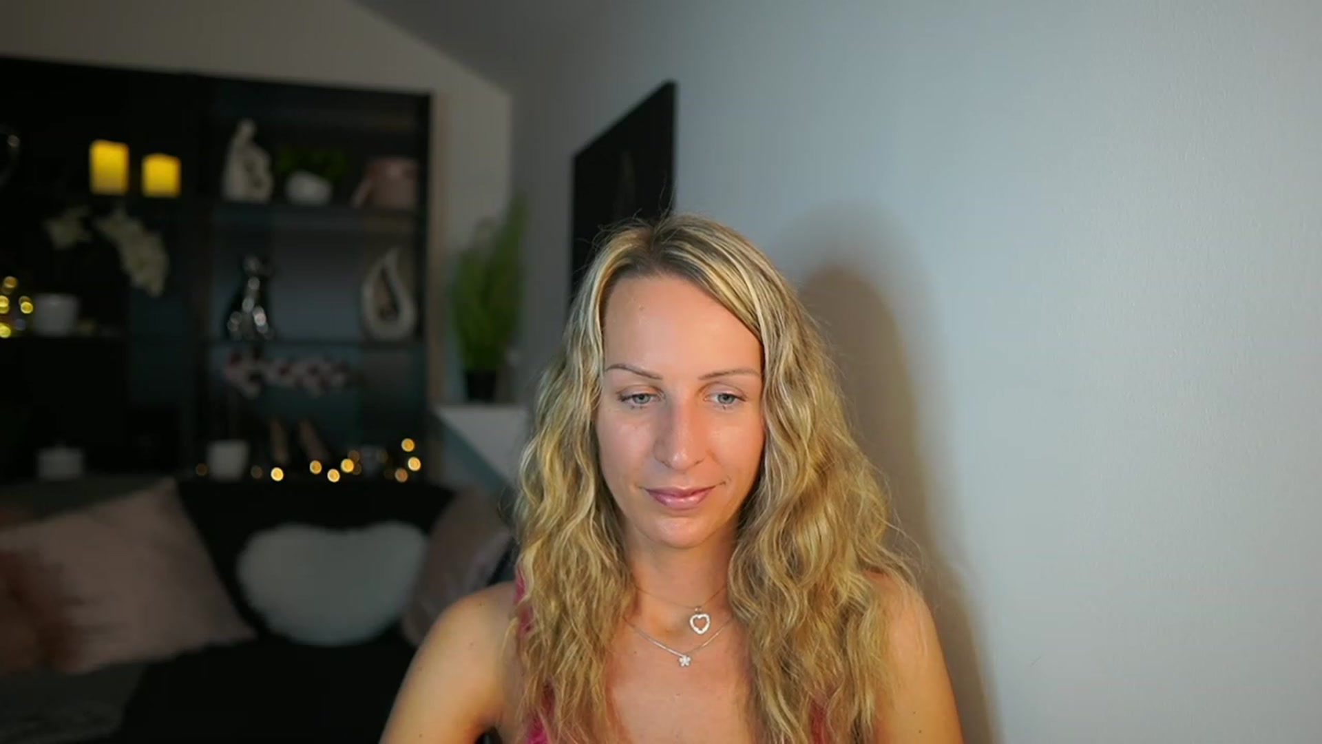 Gallery image thumbnail from Nikki__Sexx__'s myfreecams stream on, 10/26/2023, 19:28 image 13 of 20