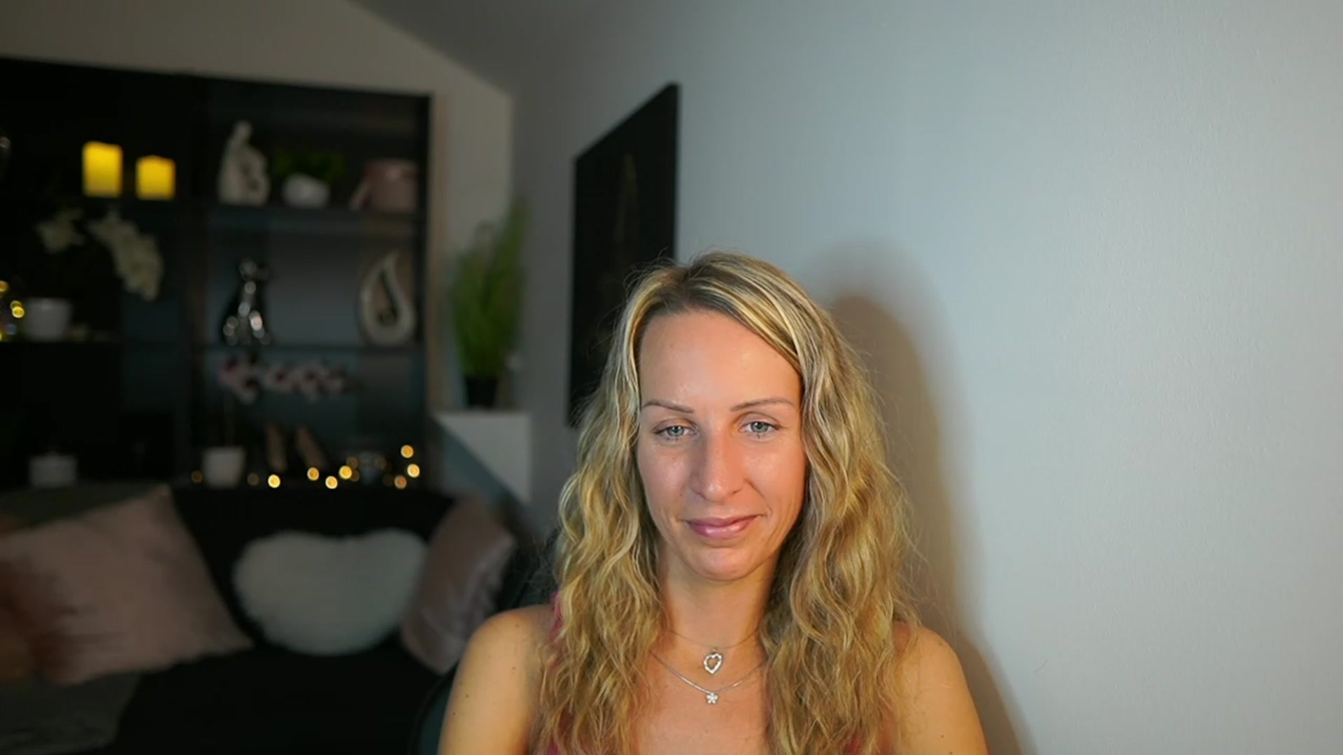 Gallery image thumbnail from Nikki__Sexx__'s myfreecams stream on, 10/26/2023, 19:28 image 15 of 20