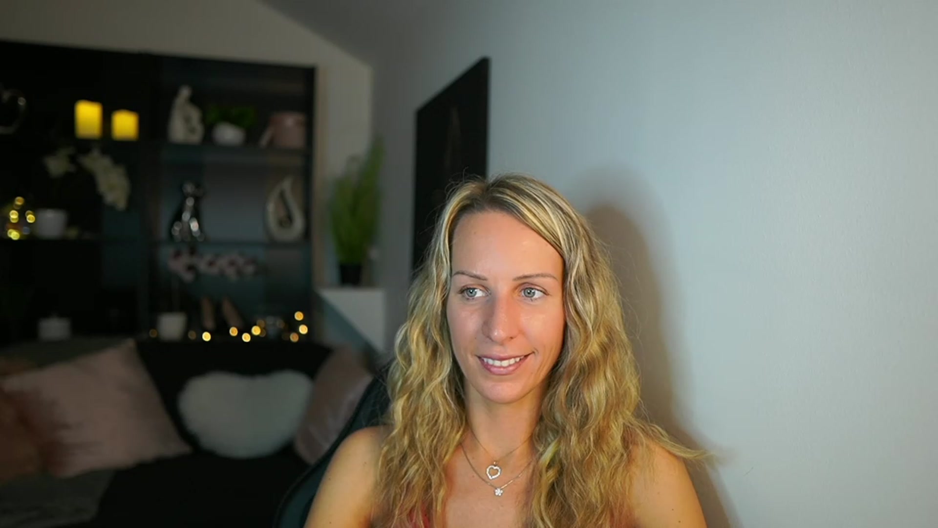 Gallery image thumbnail from Nikki__Sexx__'s myfreecams stream on, 10/26/2023, 19:28 image 6 of 20