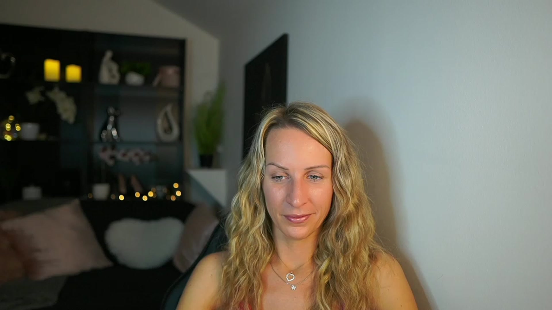 Gallery image thumbnail from Nikki__Sexx__'s myfreecams stream on, 10/26/2023, 19:28 image 7 of 20