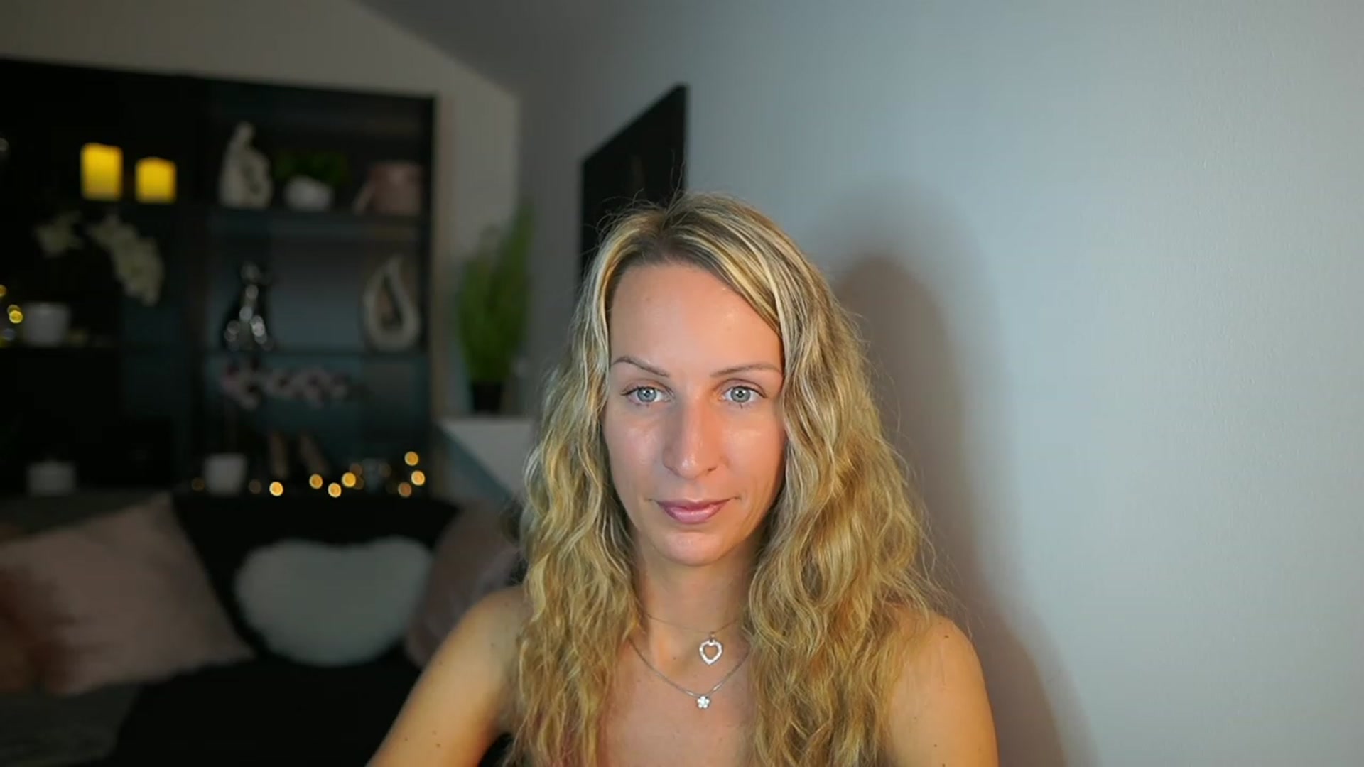 Gallery image thumbnail from Nikki__Sexx__'s myfreecams stream on, 10/26/2023, 19:28 image 20 of 20