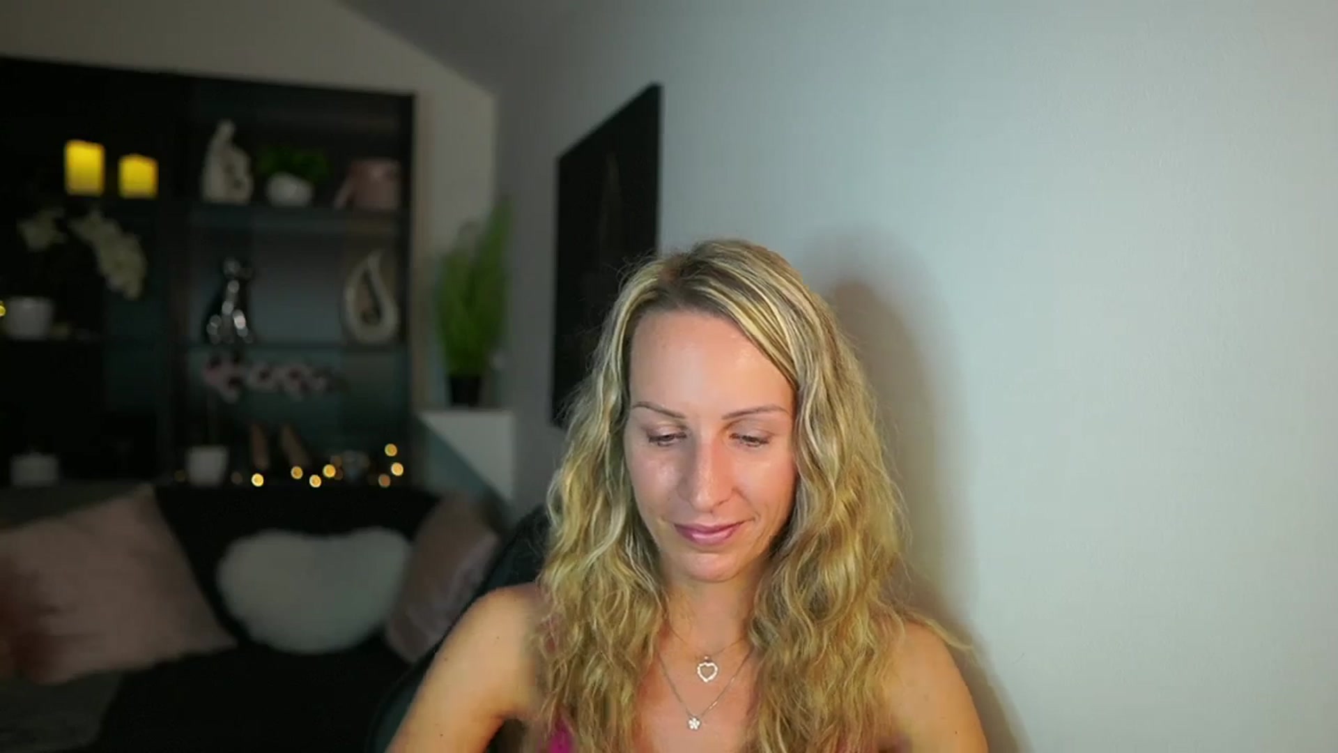 Gallery image thumbnail from Nikki__Sexx__'s myfreecams stream on, 10/26/2023, 20:29 image 20 of 20