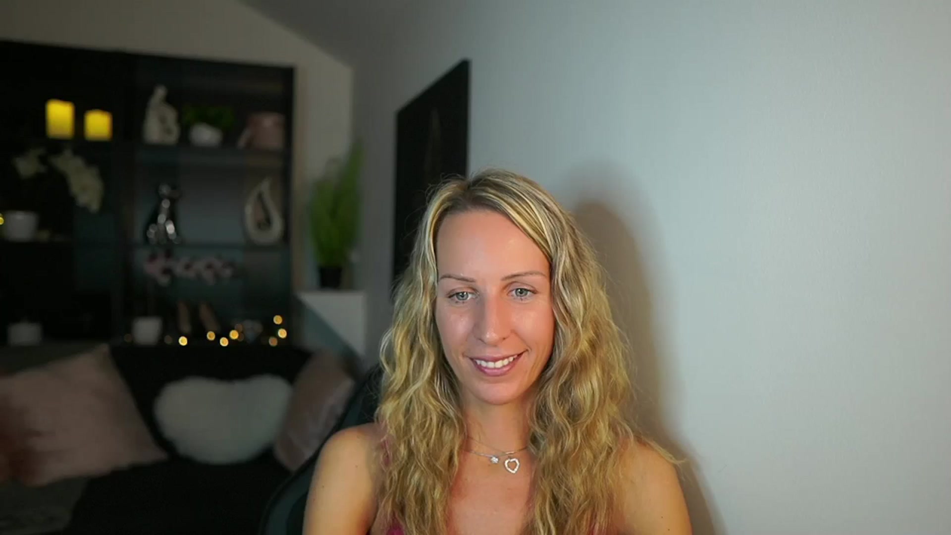 Gallery image thumbnail from Nikki__Sexx__'s myfreecams stream on, 10/26/2023, 20:29 image 19 of 20