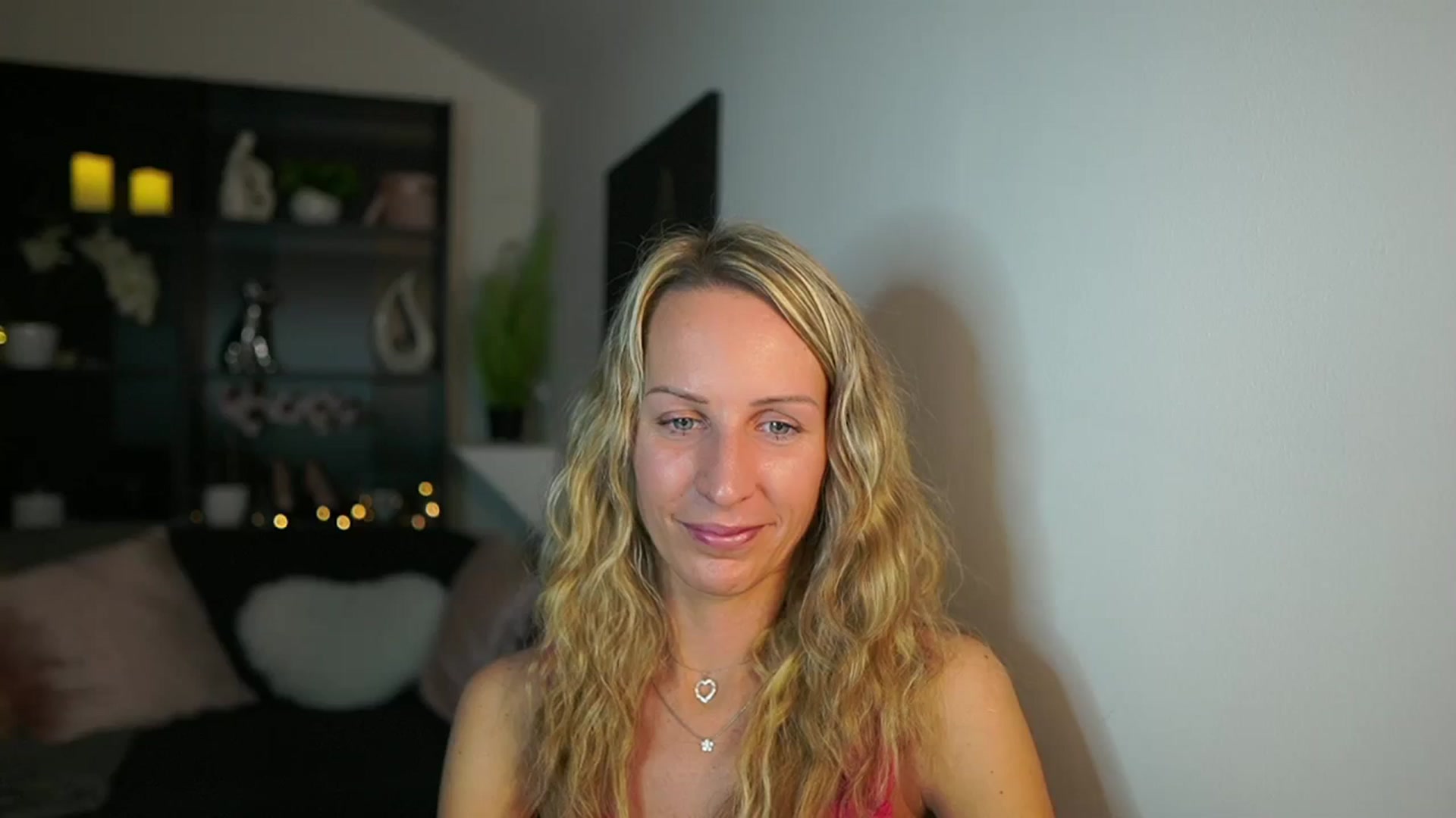 Gallery image thumbnail from Nikki__Sexx__'s myfreecams stream on, 10/26/2023, 20:29 image 9 of 20