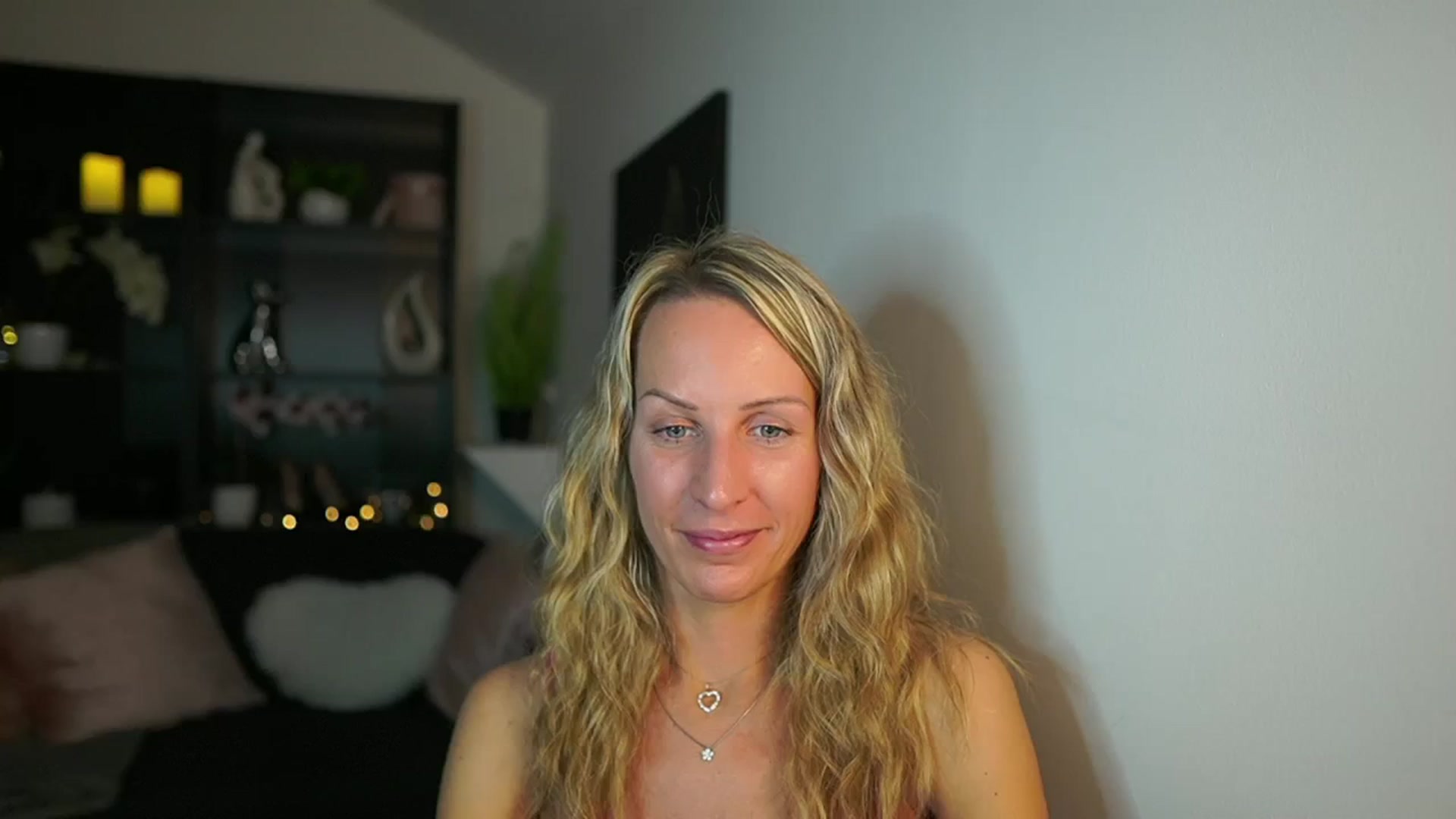 Gallery image thumbnail from Nikki__Sexx__'s myfreecams stream on, 10/26/2023, 20:29 image 1 of 20