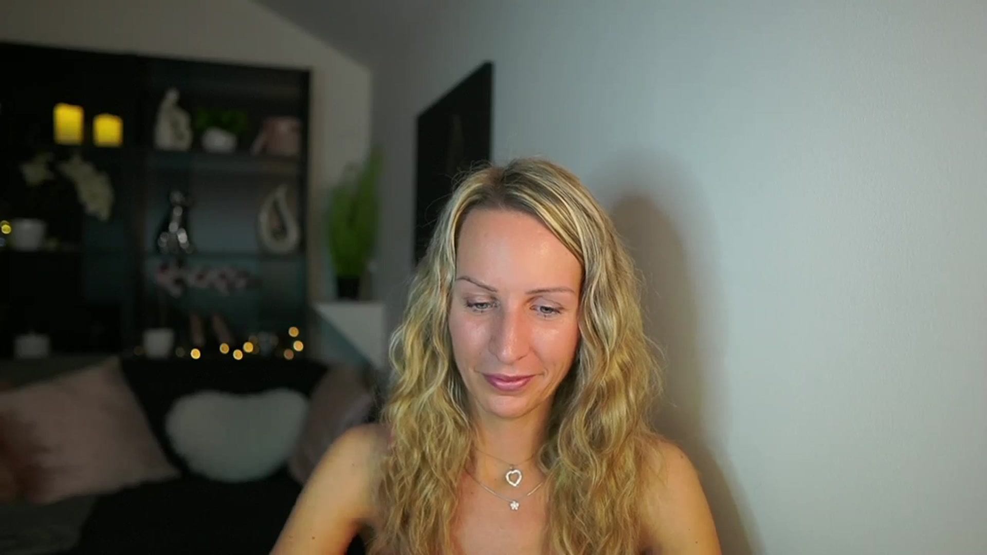 Gallery image thumbnail from Nikki__Sexx__'s myfreecams stream on, 10/26/2023, 20:29 image 6 of 20