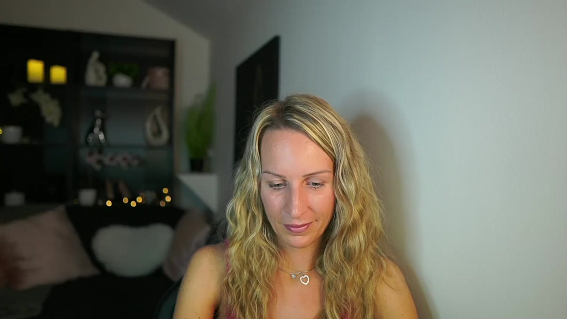 Gallery image thumbnail from Nikki__Sexx__'s myfreecams stream on, 10/26/2023, 20:29 image 15 of 20