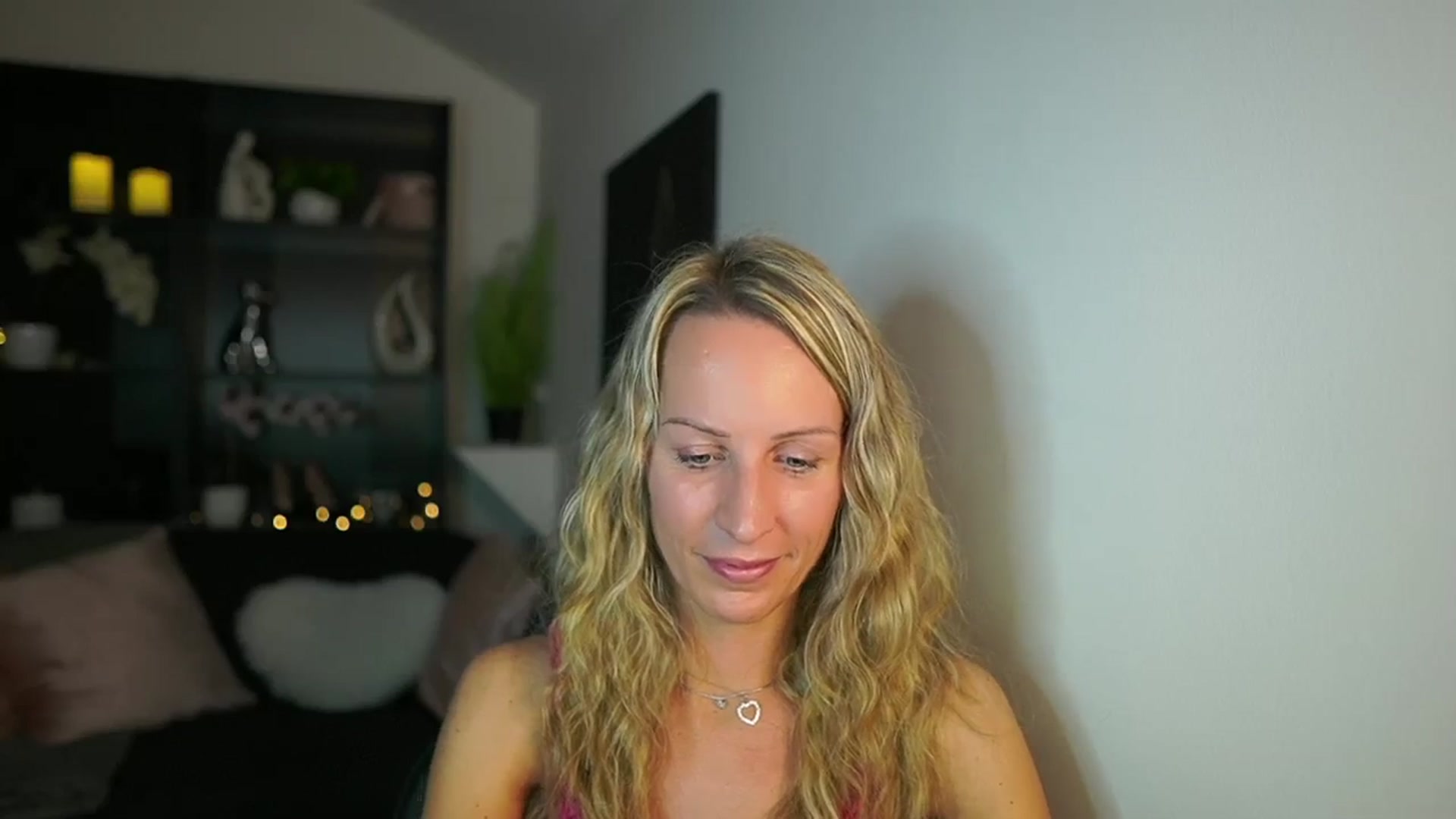 Gallery image thumbnail from Nikki__Sexx__'s myfreecams stream on, 10/26/2023, 20:29 image 14 of 20