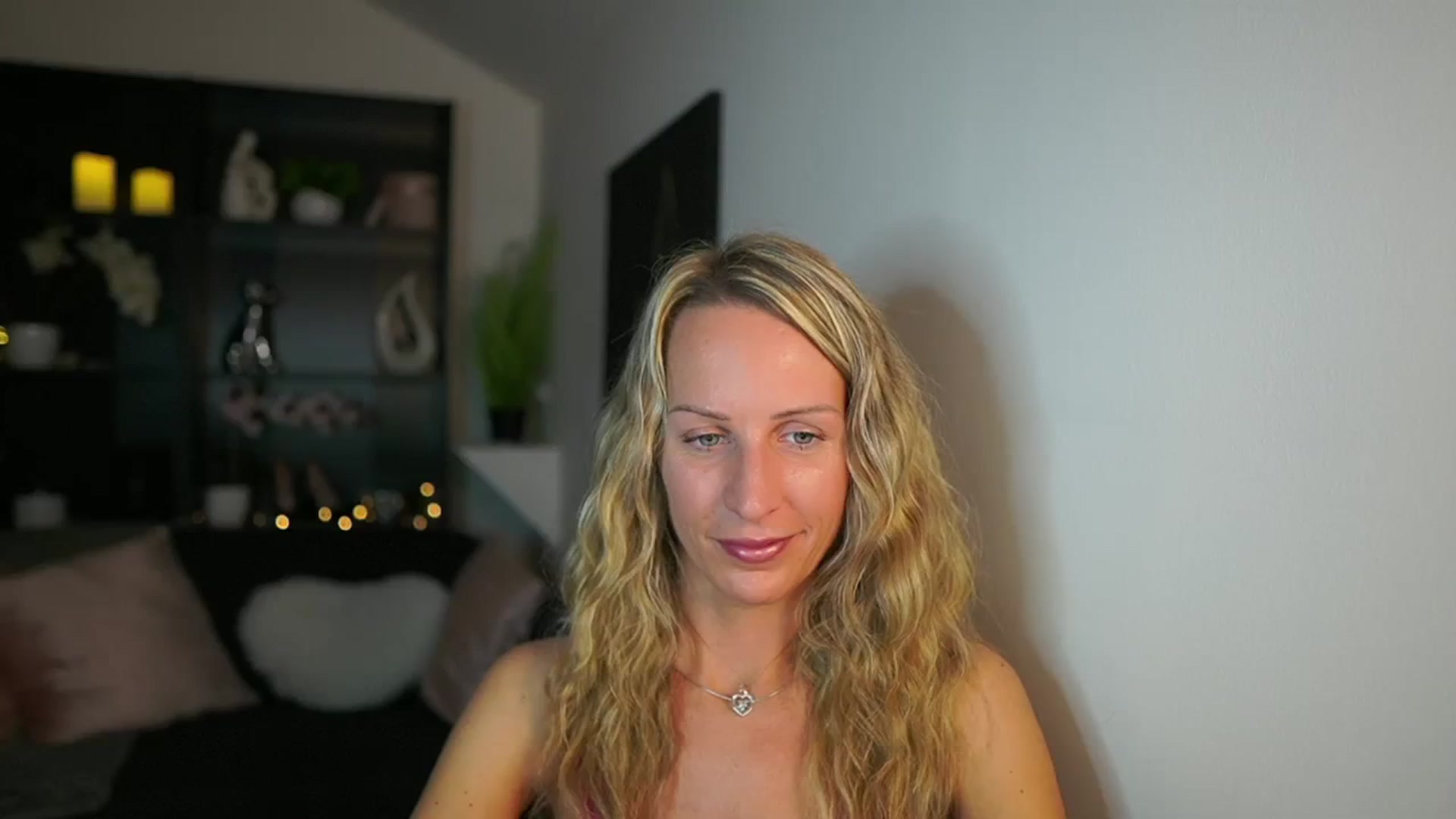 Gallery image thumbnail from Nikki__Sexx__'s myfreecams stream on, 10/26/2023, 21:52 image 1 of 20