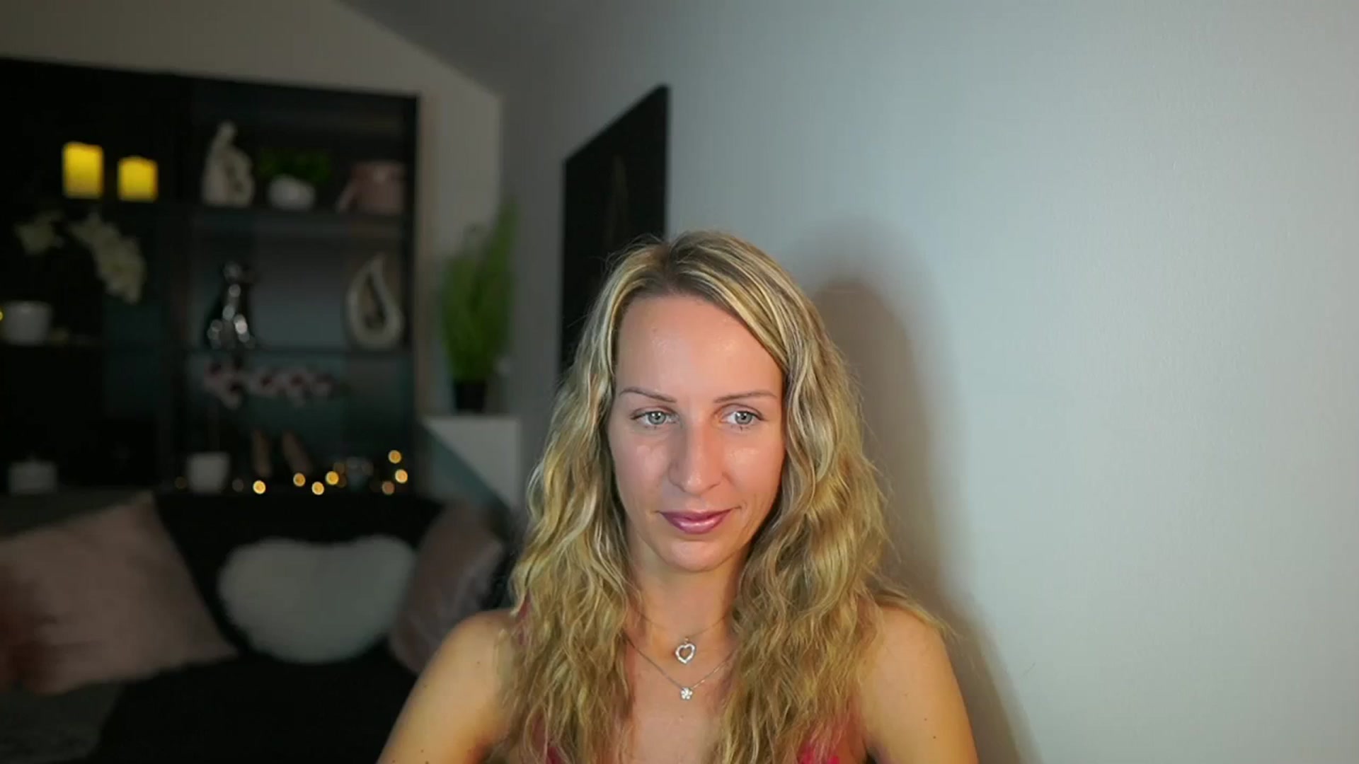 Gallery image thumbnail from Nikki__Sexx__'s myfreecams stream on, 10/26/2023, 21:52 image 7 of 20