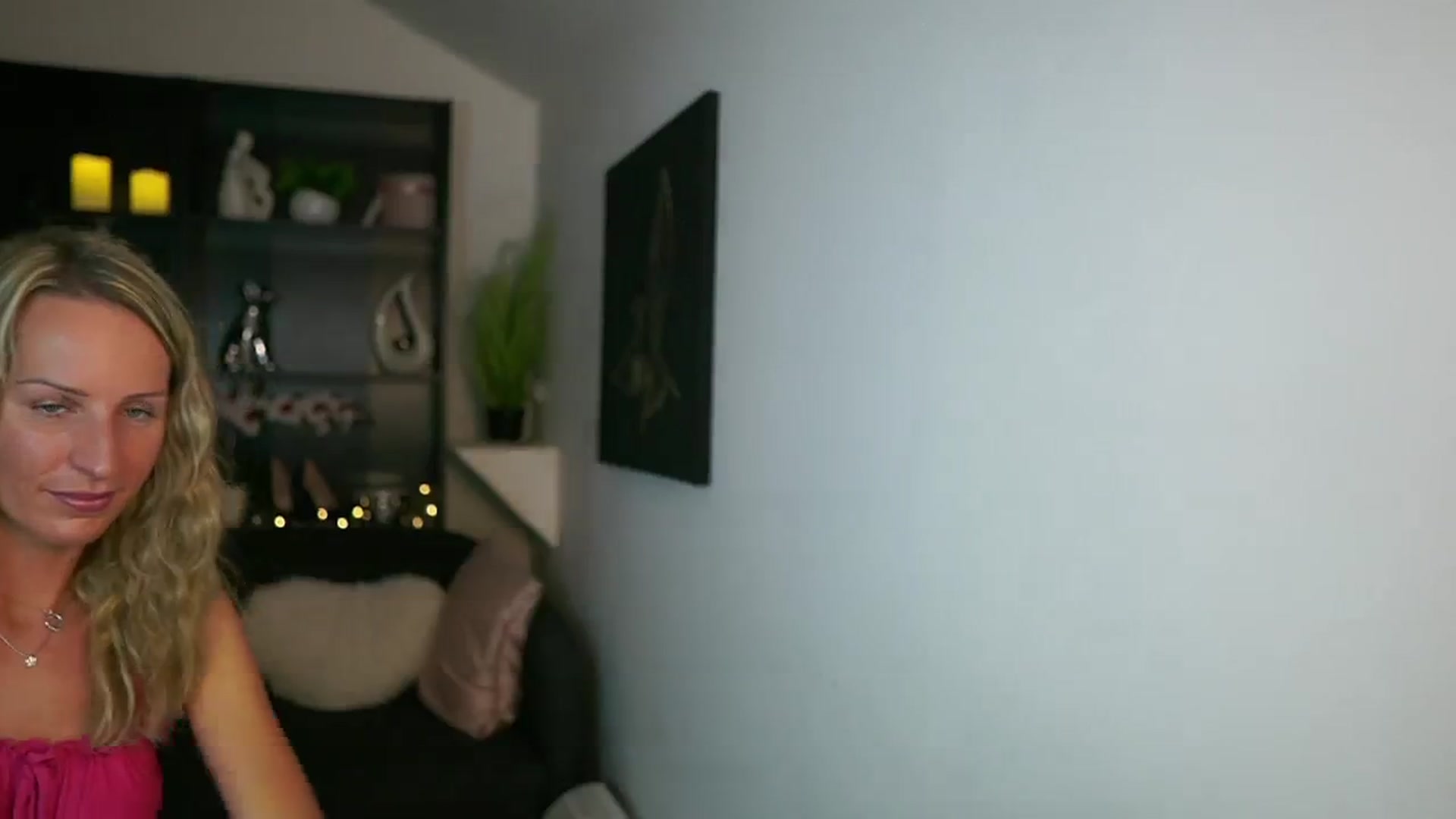 Gallery image thumbnail from Nikki__Sexx__'s myfreecams stream on, 10/26/2023, 21:52 image 3 of 20