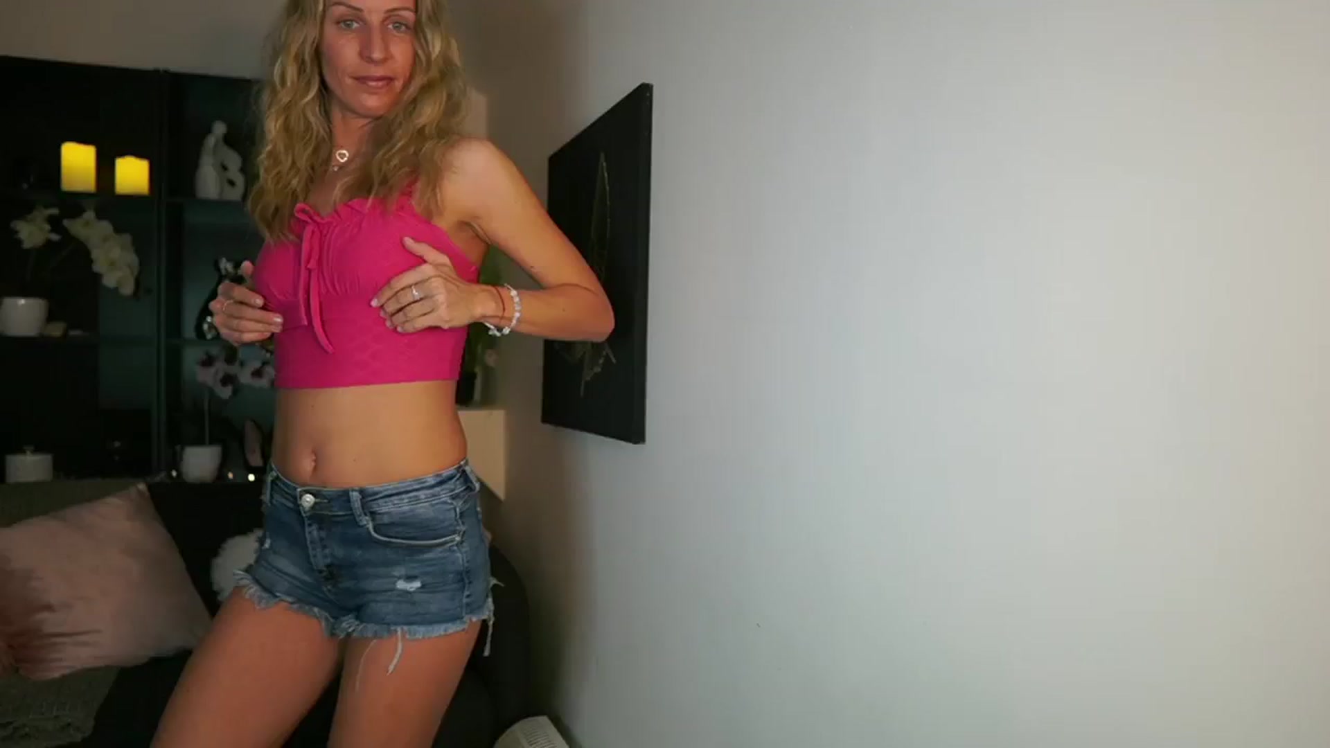 Gallery image thumbnail from Nikki__Sexx__'s myfreecams stream on, 10/26/2023, 21:52 image 10 of 20