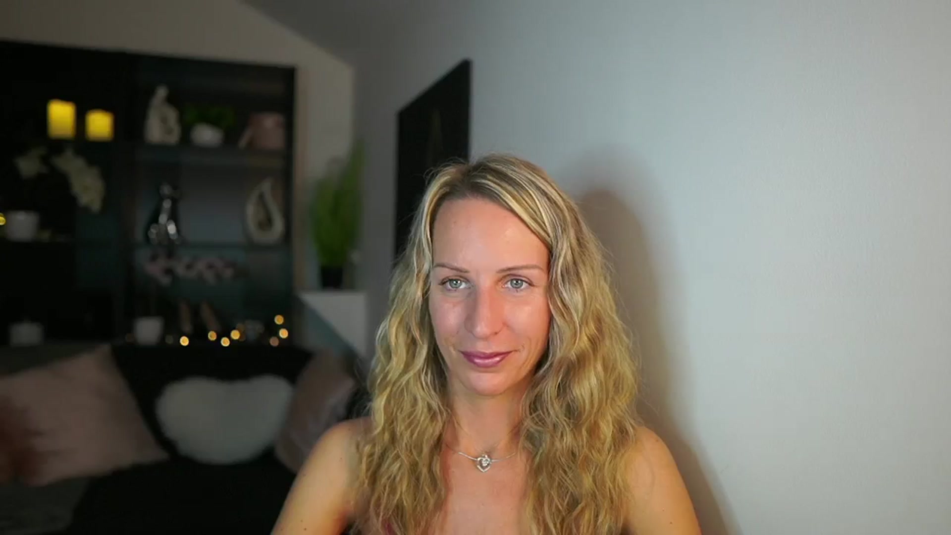 Gallery image thumbnail from Nikki__Sexx__'s myfreecams stream on, 10/26/2023, 21:52 image 2 of 20