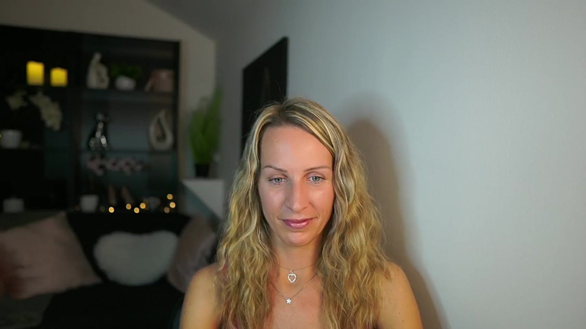 Gallery image thumbnail from Nikki__Sexx__'s myfreecams stream on, 10/26/2023, 21:52 image 19 of 20