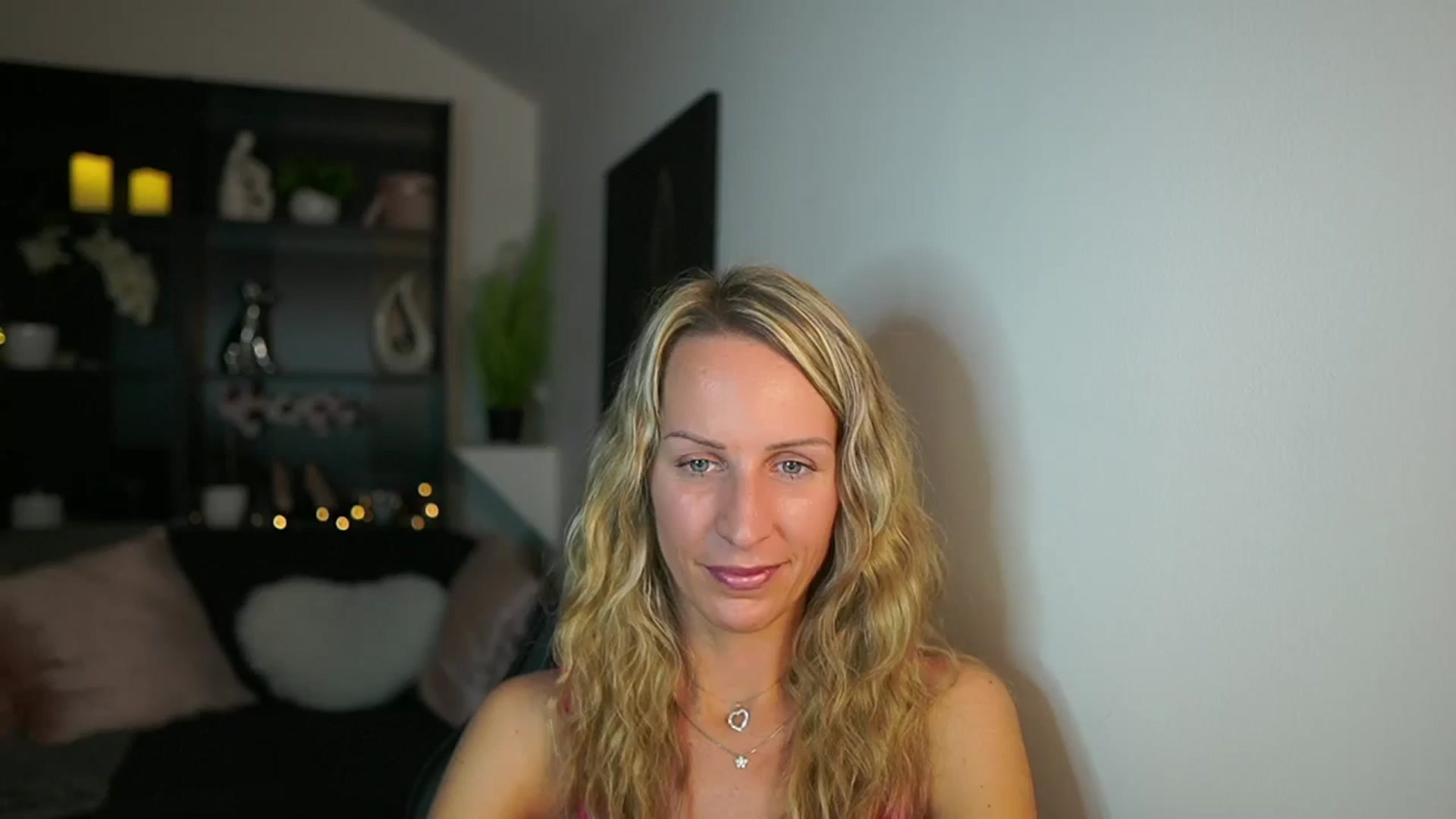 Gallery image thumbnail from Nikki__Sexx__'s myfreecams stream on, 10/26/2023, 21:52 image 8 of 20