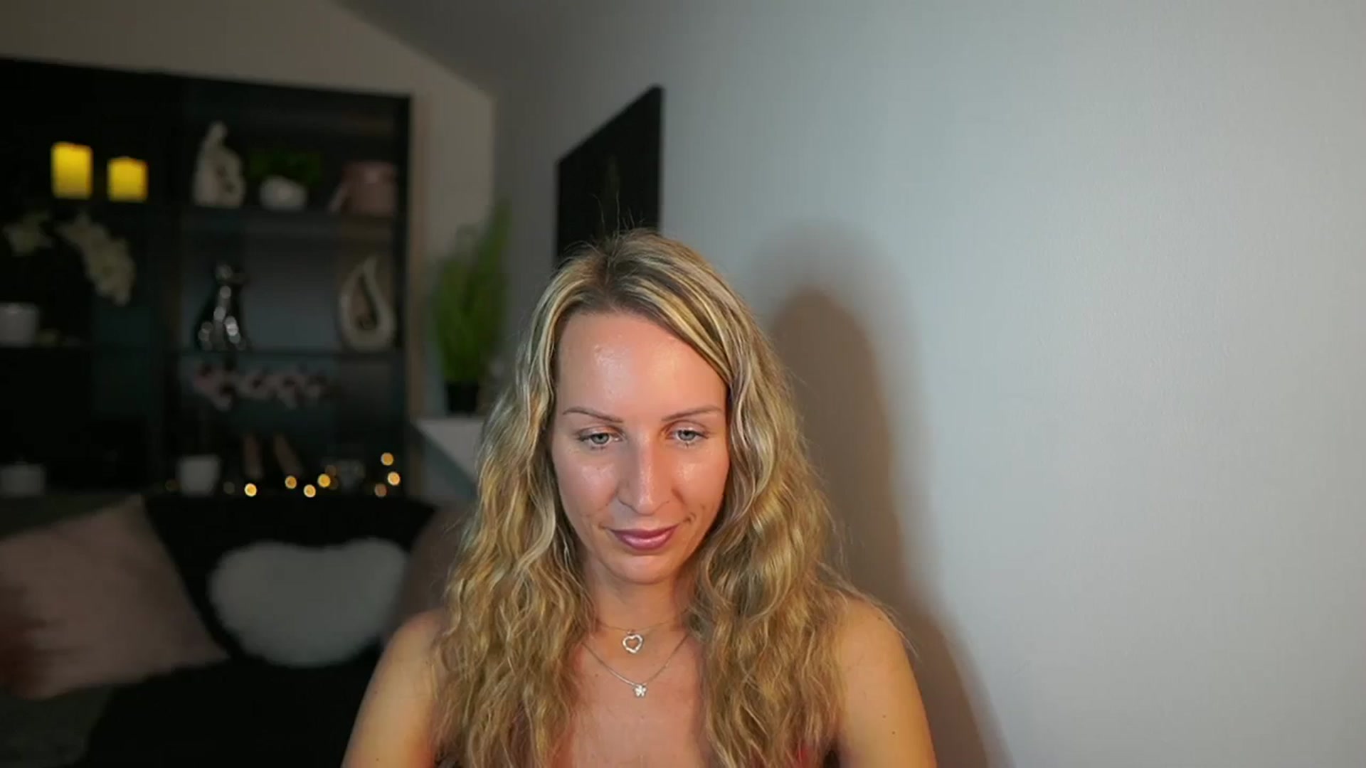 Gallery image thumbnail from Nikki__Sexx__'s myfreecams stream on, 10/26/2023, 22:39 image 18 of 20