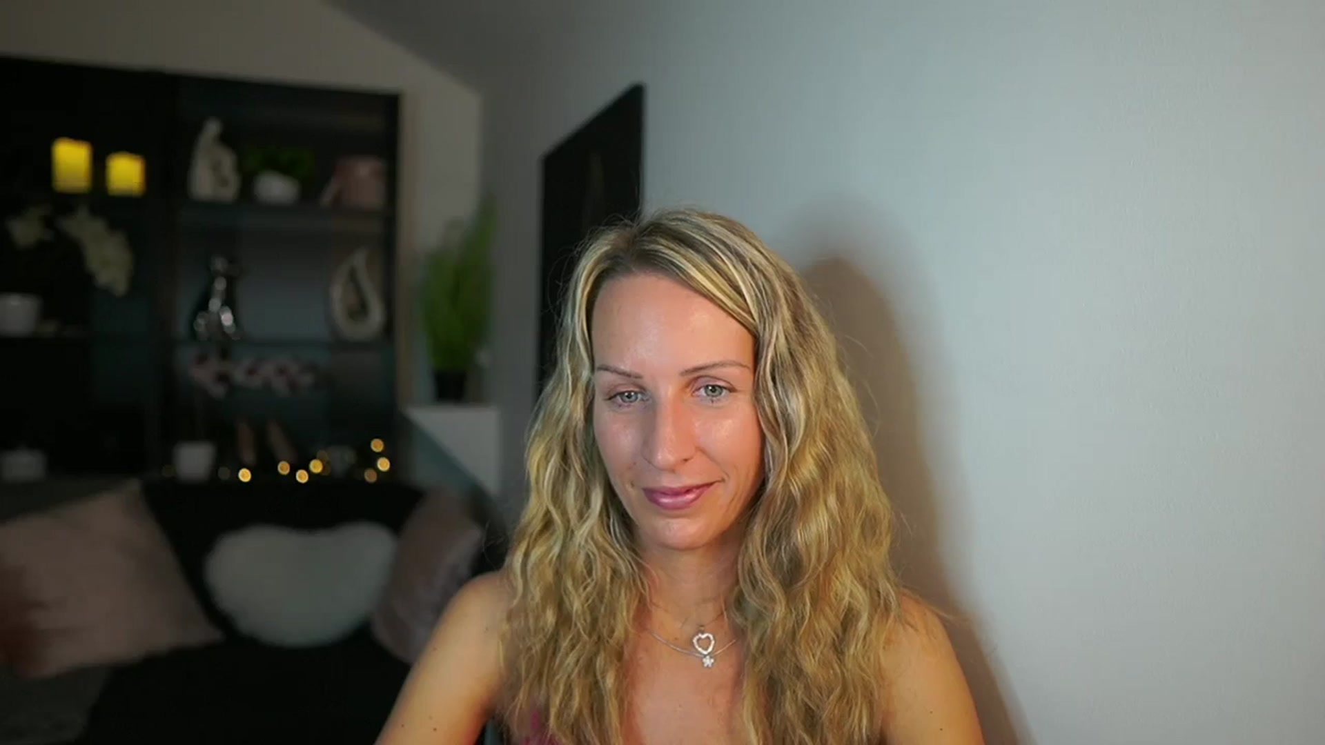 Gallery image thumbnail from Nikki__Sexx__'s myfreecams stream on, 10/26/2023, 22:39 image 2 of 20