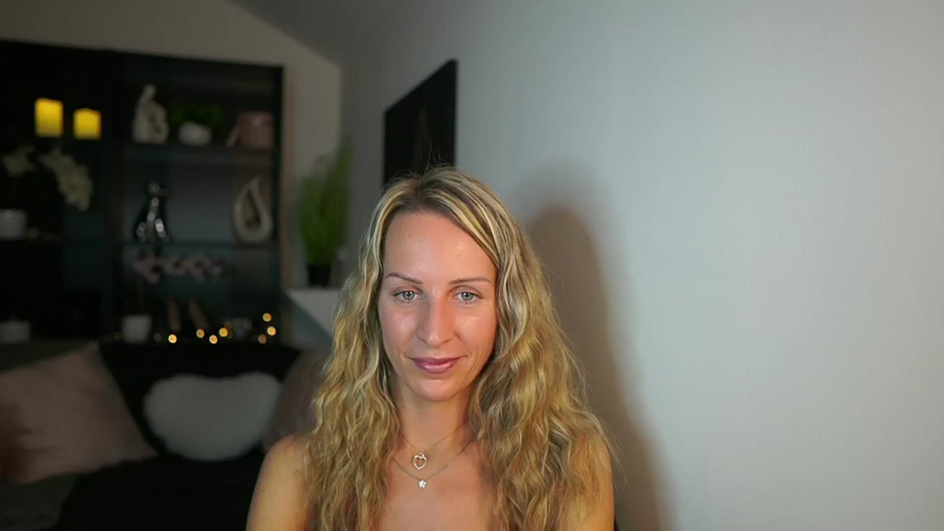 Gallery image thumbnail from Nikki__Sexx__'s myfreecams stream on, 10/26/2023, 22:39 image 20 of 20