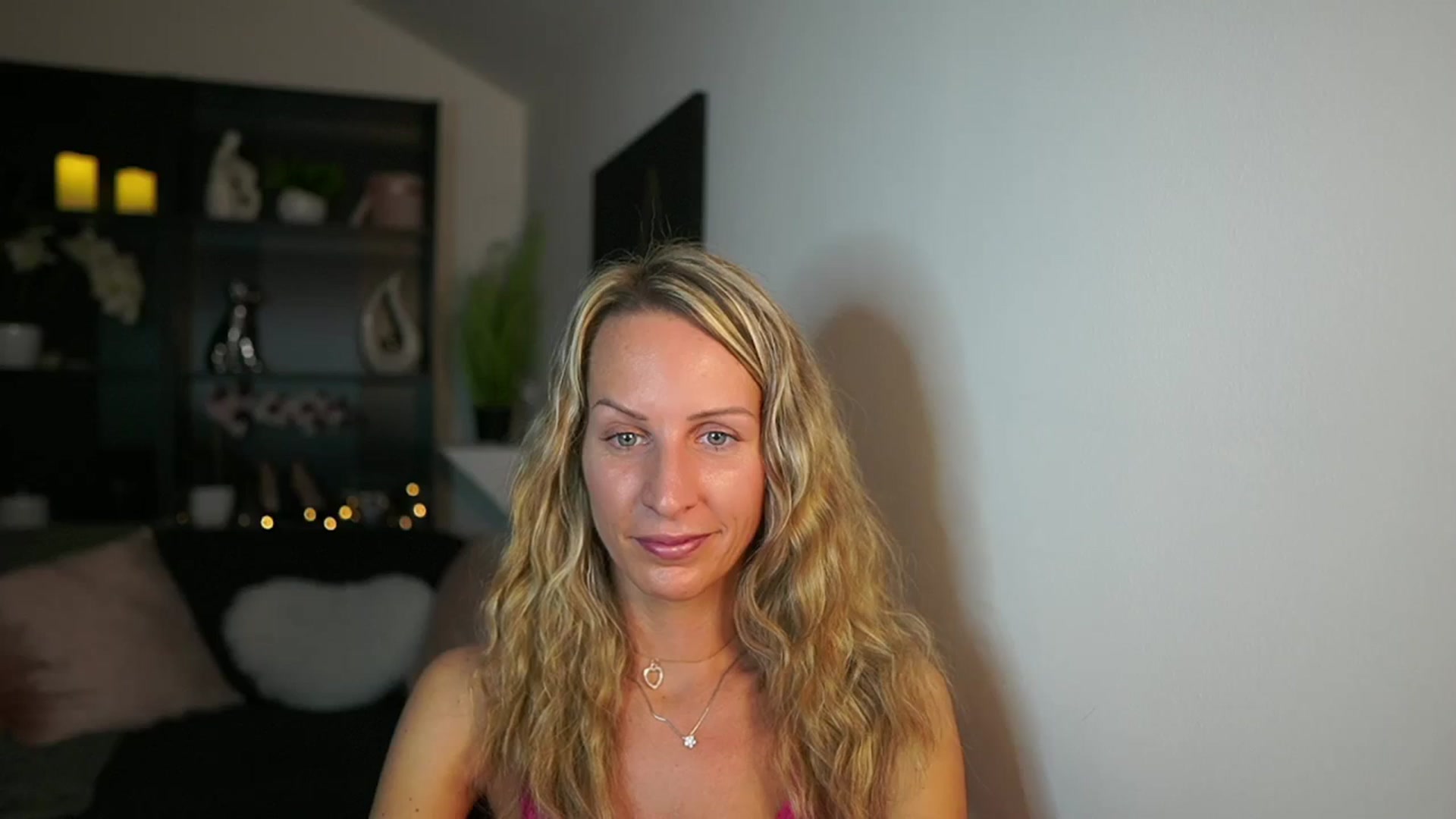 Gallery image thumbnail from Nikki__Sexx__'s myfreecams stream on, 10/26/2023, 22:39 image 16 of 20