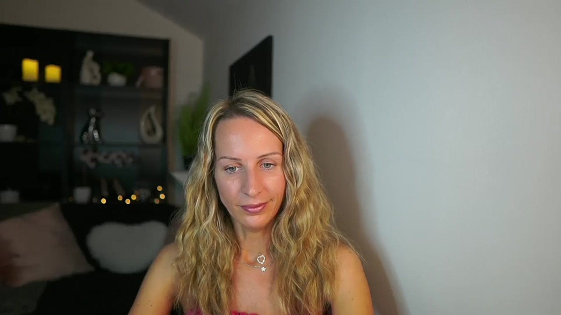 Gallery image thumbnail from Nikki__Sexx__'s myfreecams stream on, 10/26/2023, 22:39 image 15 of 20