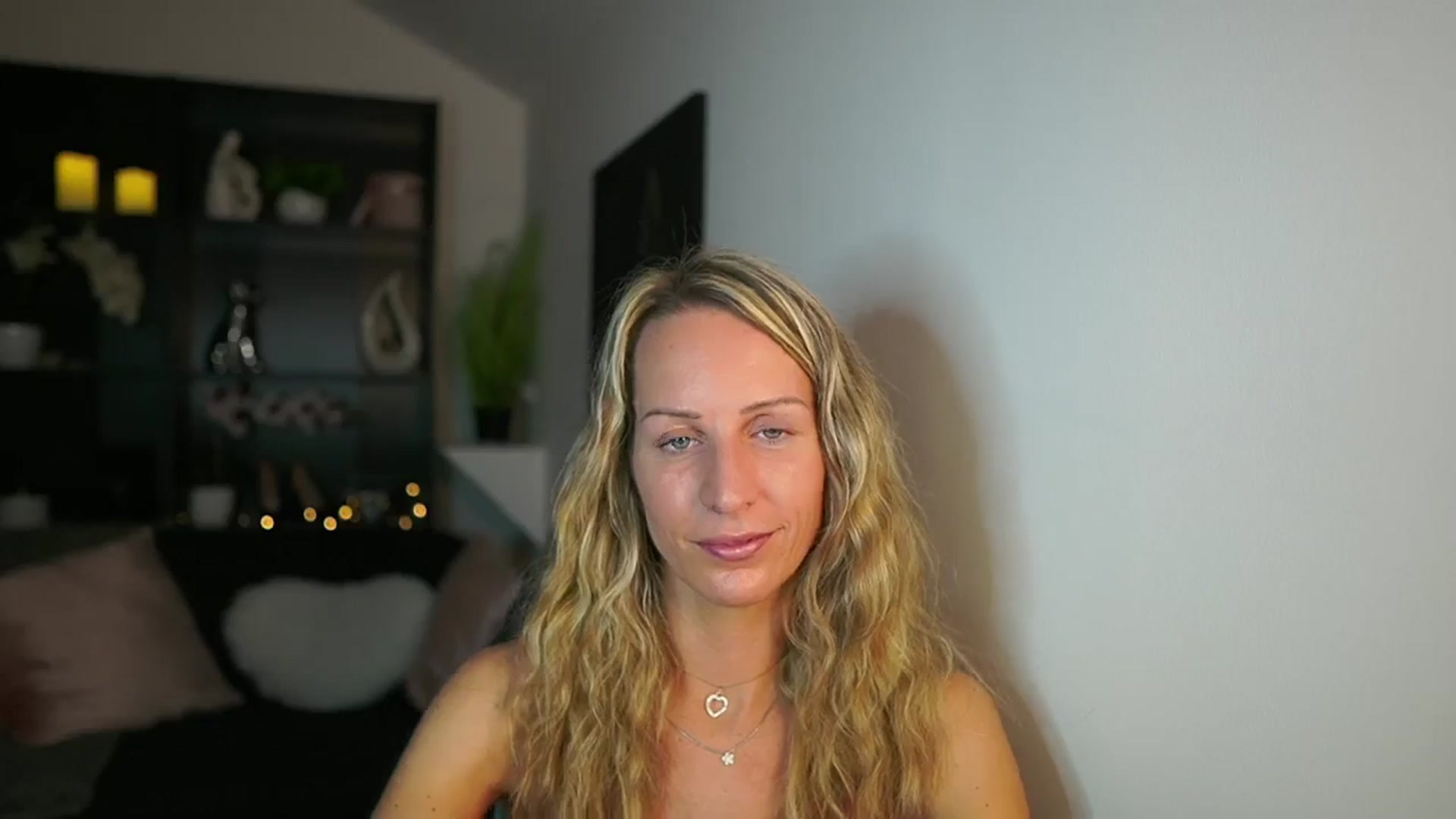 Gallery image thumbnail from Nikki__Sexx__'s myfreecams stream on, 10/26/2023, 22:39 image 17 of 20