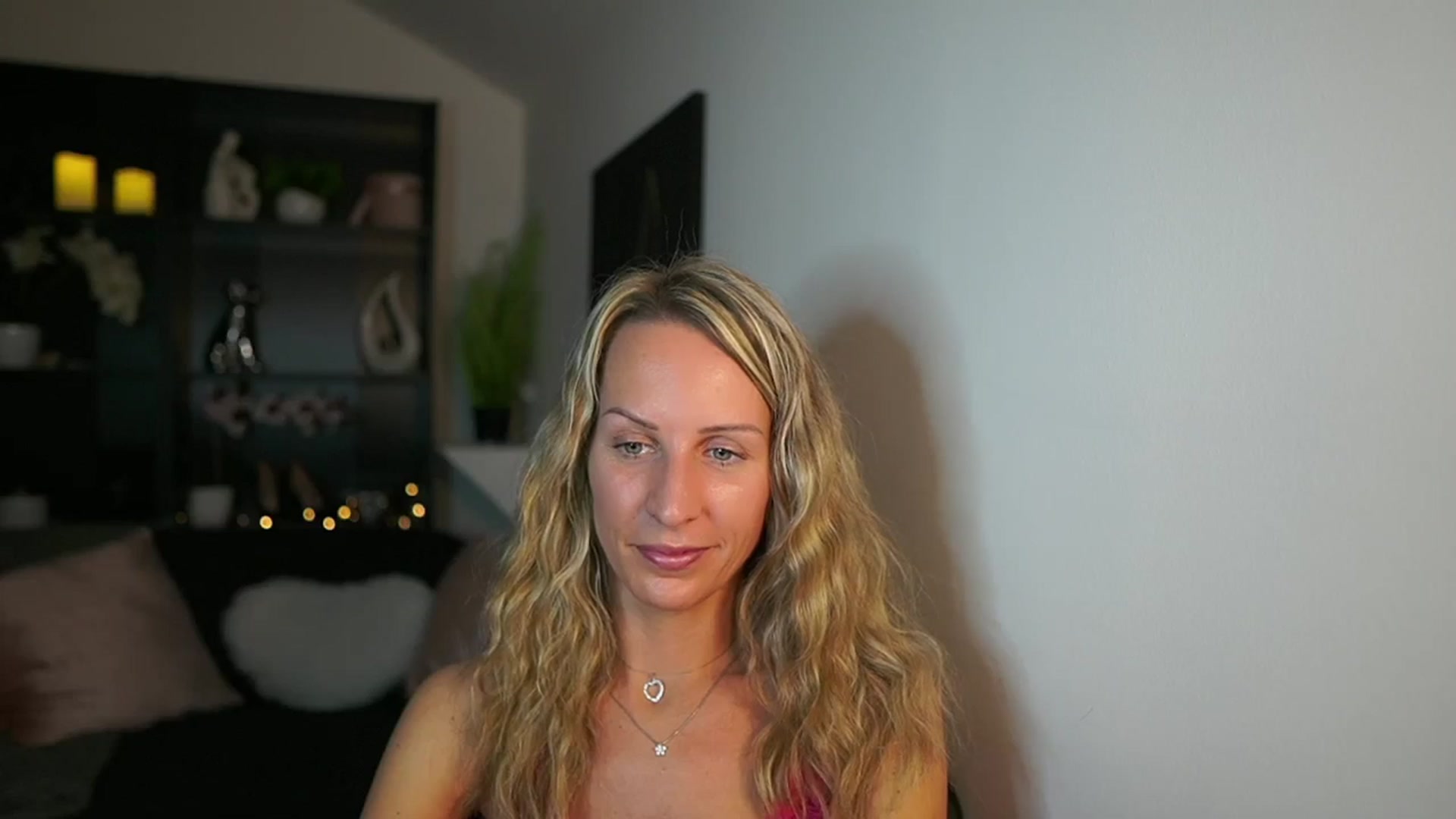 Gallery image thumbnail from Nikki__Sexx__'s myfreecams stream on, 10/26/2023, 22:39 image 19 of 20