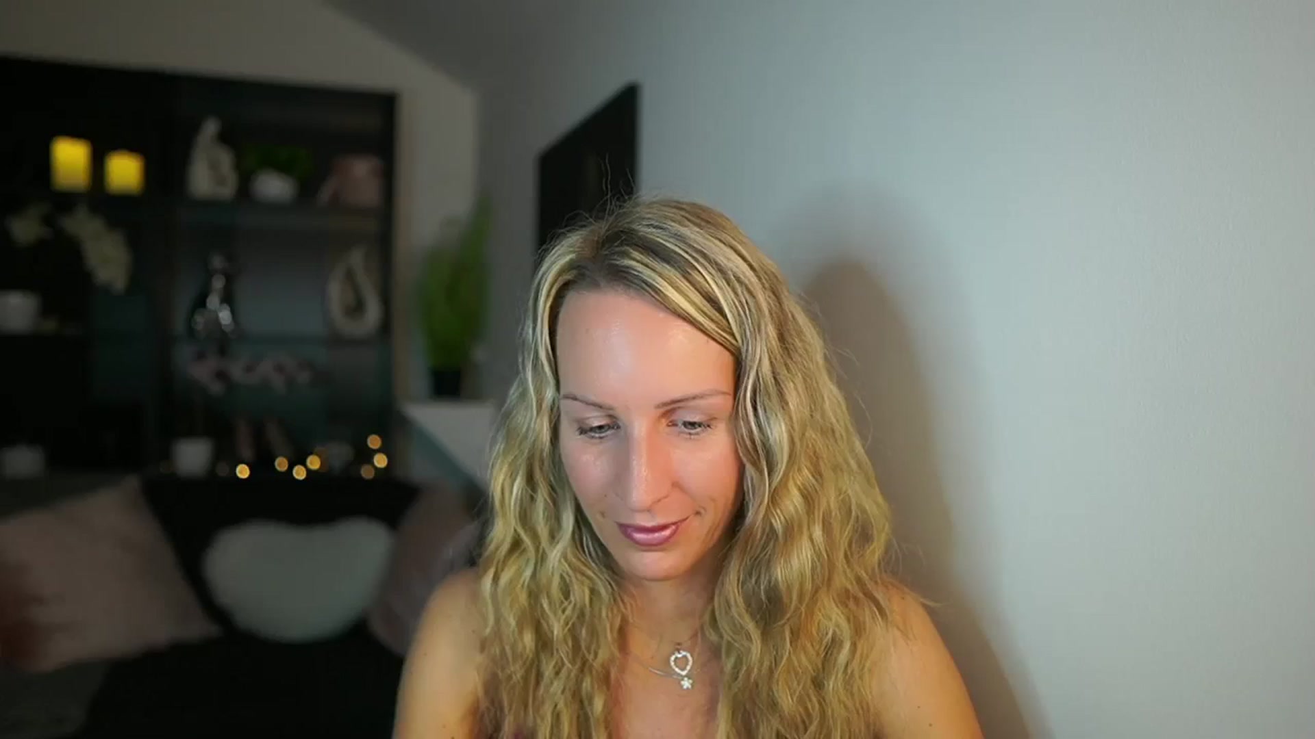 Gallery image thumbnail from Nikki__Sexx__'s myfreecams stream on, 10/26/2023, 22:39 image 1 of 20