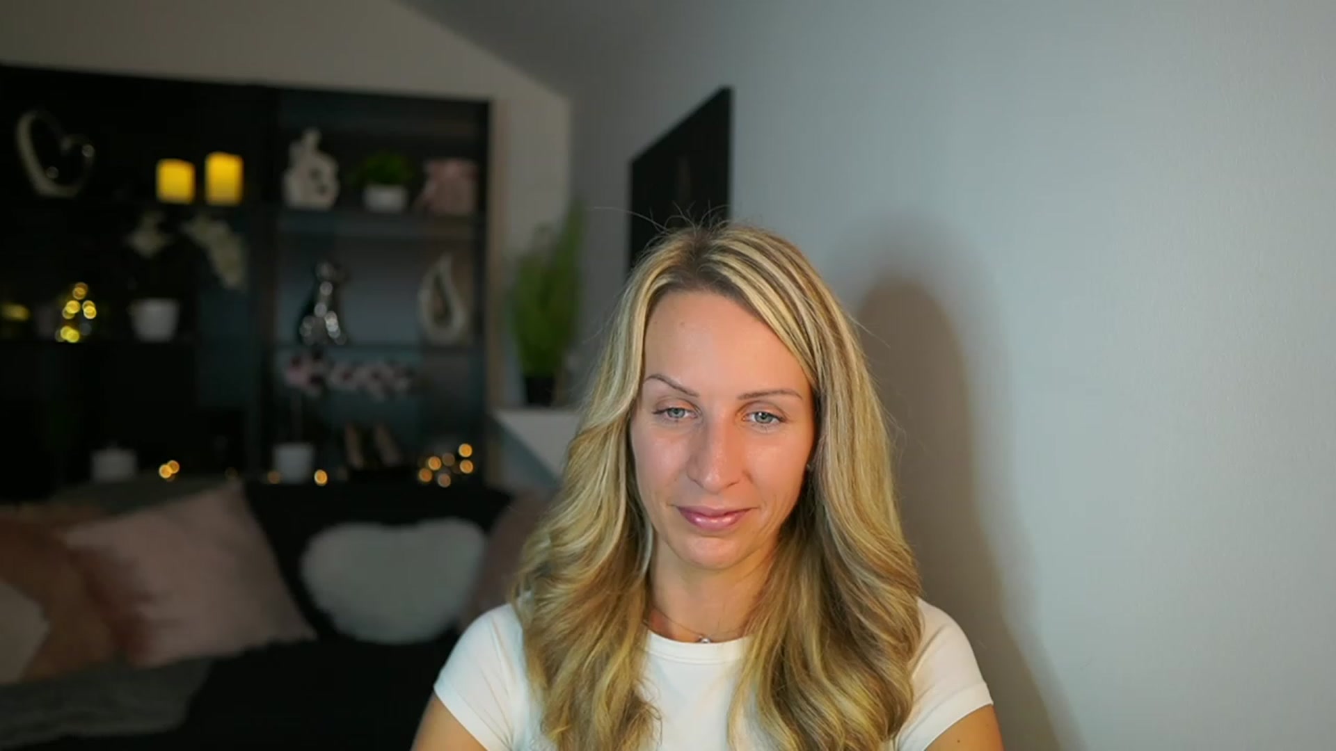 Gallery image thumbnail from Nikki__Sexx__'s myfreecams stream on, 10/30/2023, 20:15 image 17 of 20