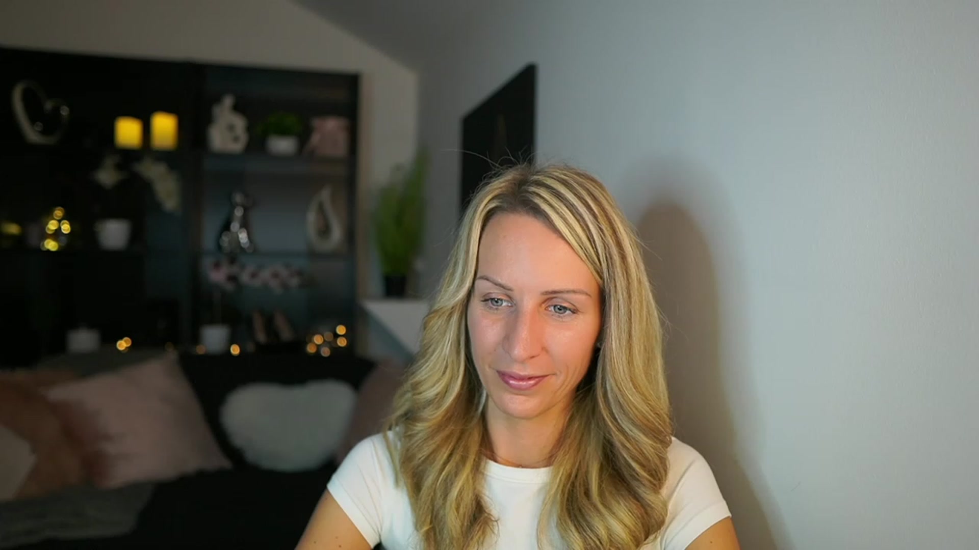 Gallery image thumbnail from Nikki__Sexx__'s myfreecams stream on, 10/30/2023, 20:15 image 14 of 20