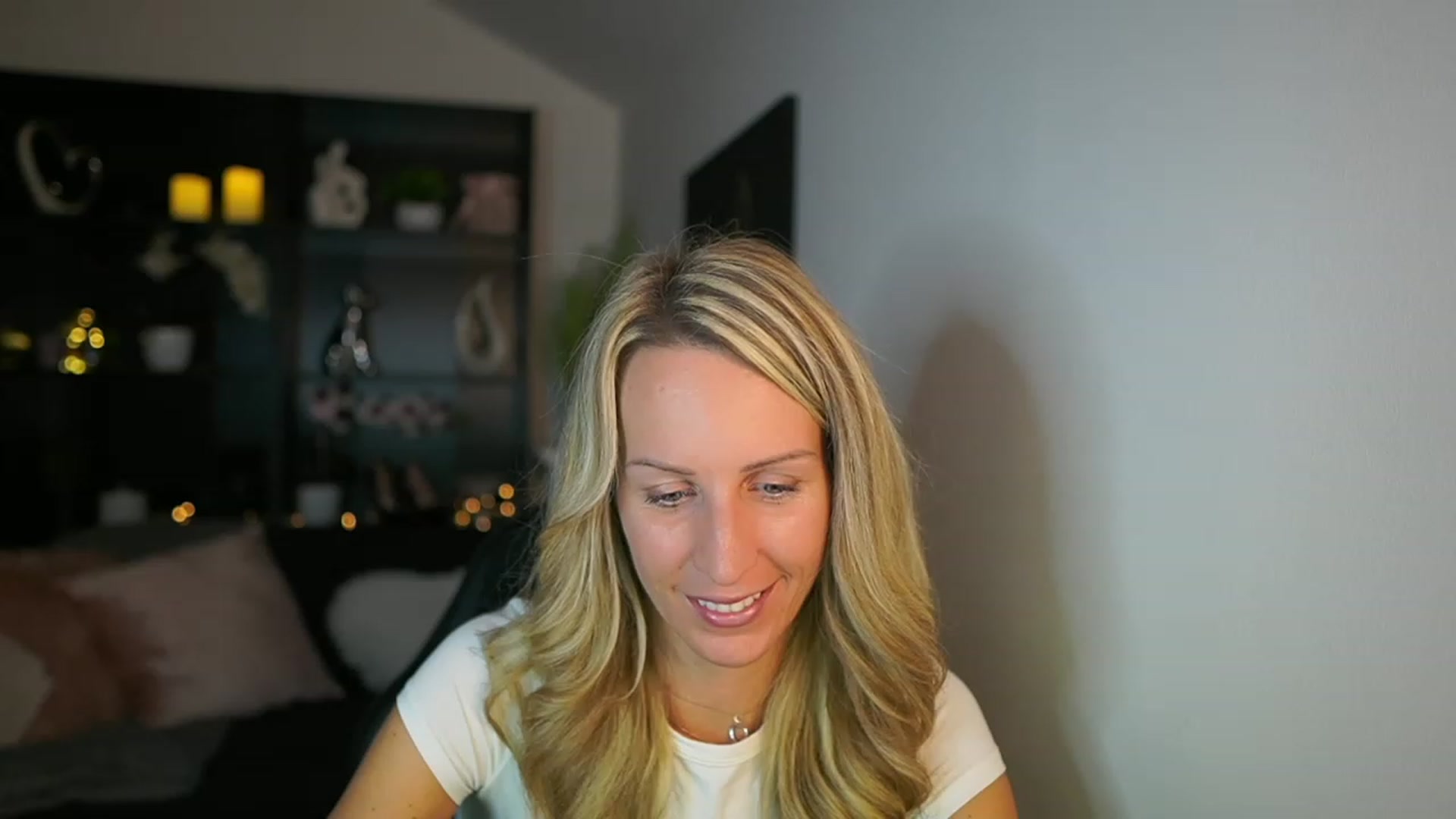 Gallery image thumbnail from Nikki__Sexx__'s myfreecams stream on, 10/30/2023, 20:15 image 10 of 20