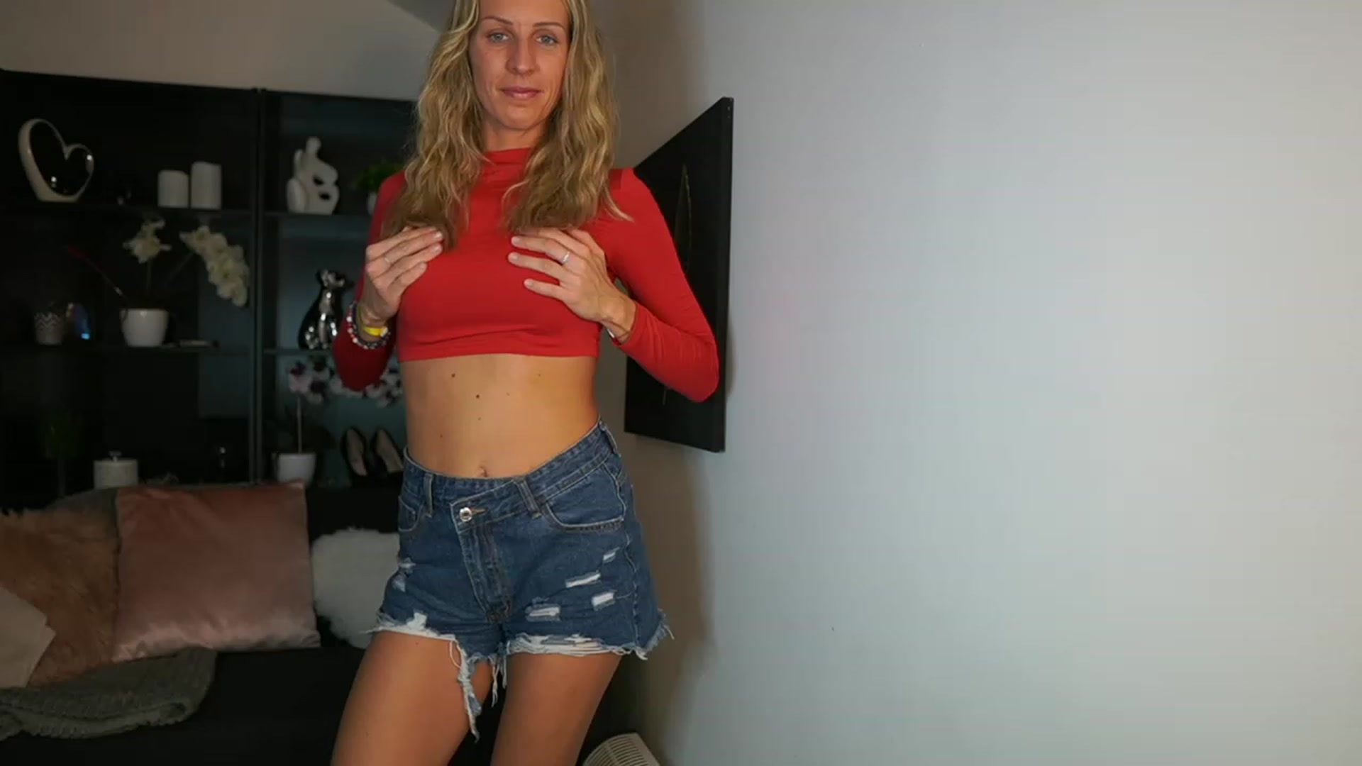 Gallery image thumbnail from Nikki__Sexx__'s myfreecams stream on, 11/02/2023, 20:15 image 16 of 20