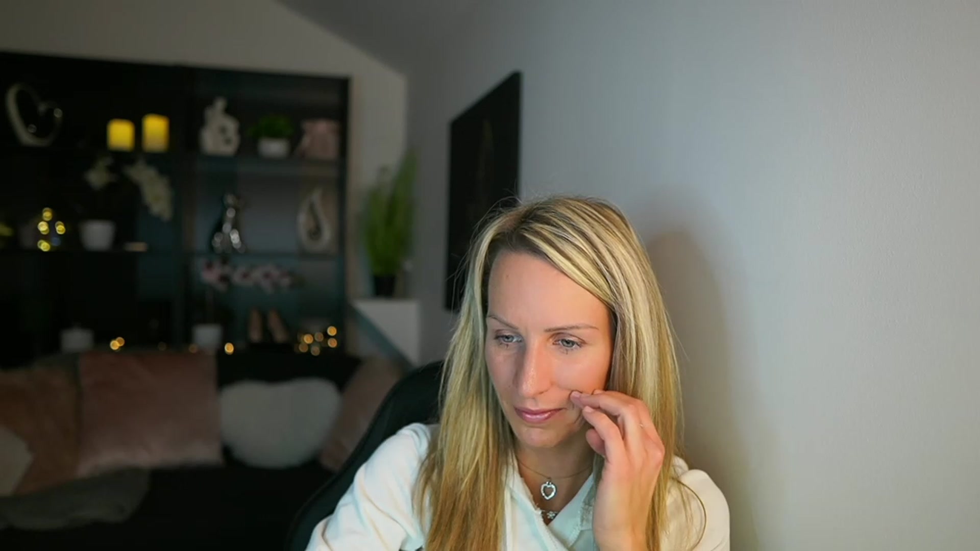 Gallery image thumbnail from Nikki__Sexx__'s myfreecams stream on, 11/06/2023, 20:27 image 5 of 20