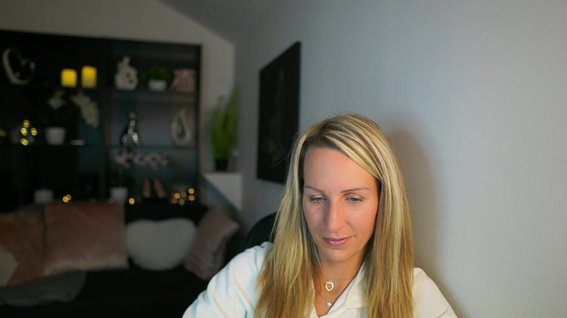 Gallery image thumbnail from Nikki__Sexx__'s myfreecams stream on, 11/06/2023, 20:27 image 17 of 20