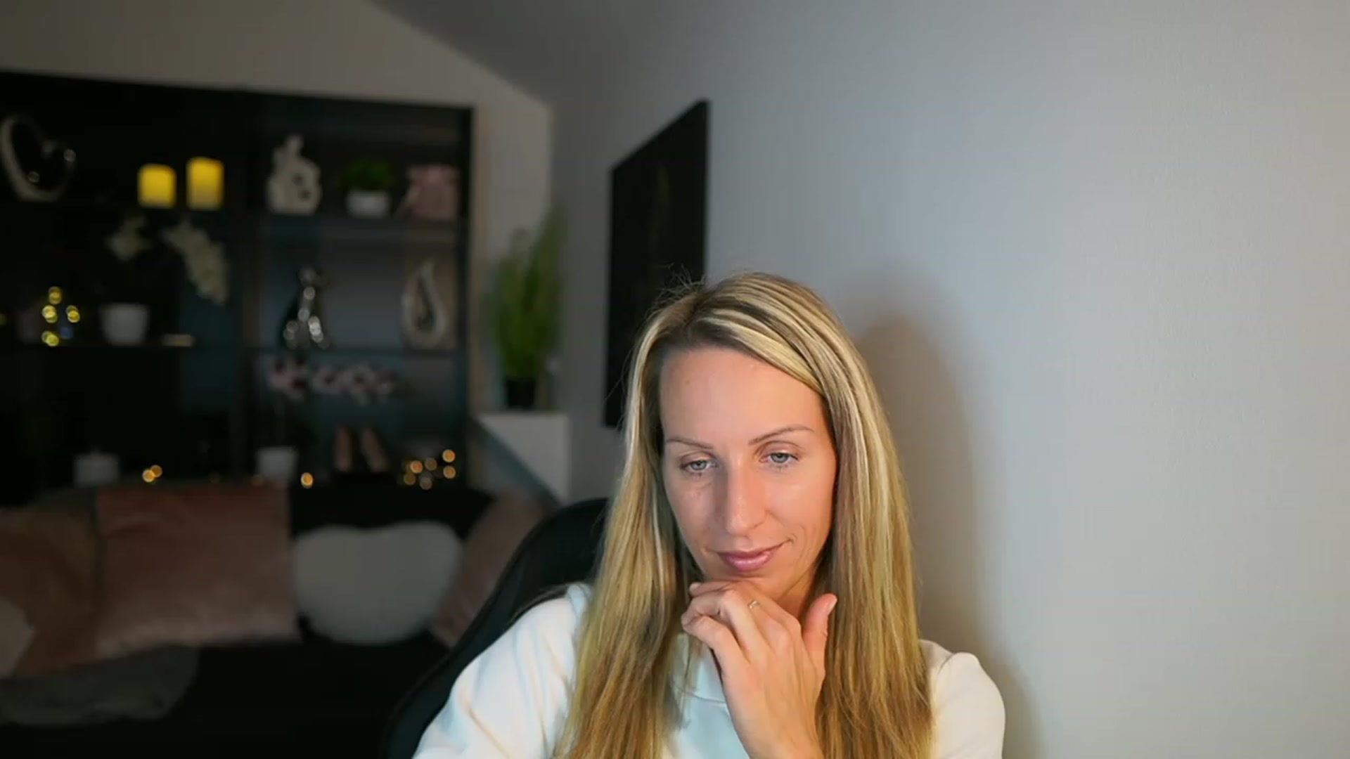 Gallery image thumbnail from Nikki__Sexx__'s myfreecams stream on, 11/07/2023, 24:03 image 1 of 20