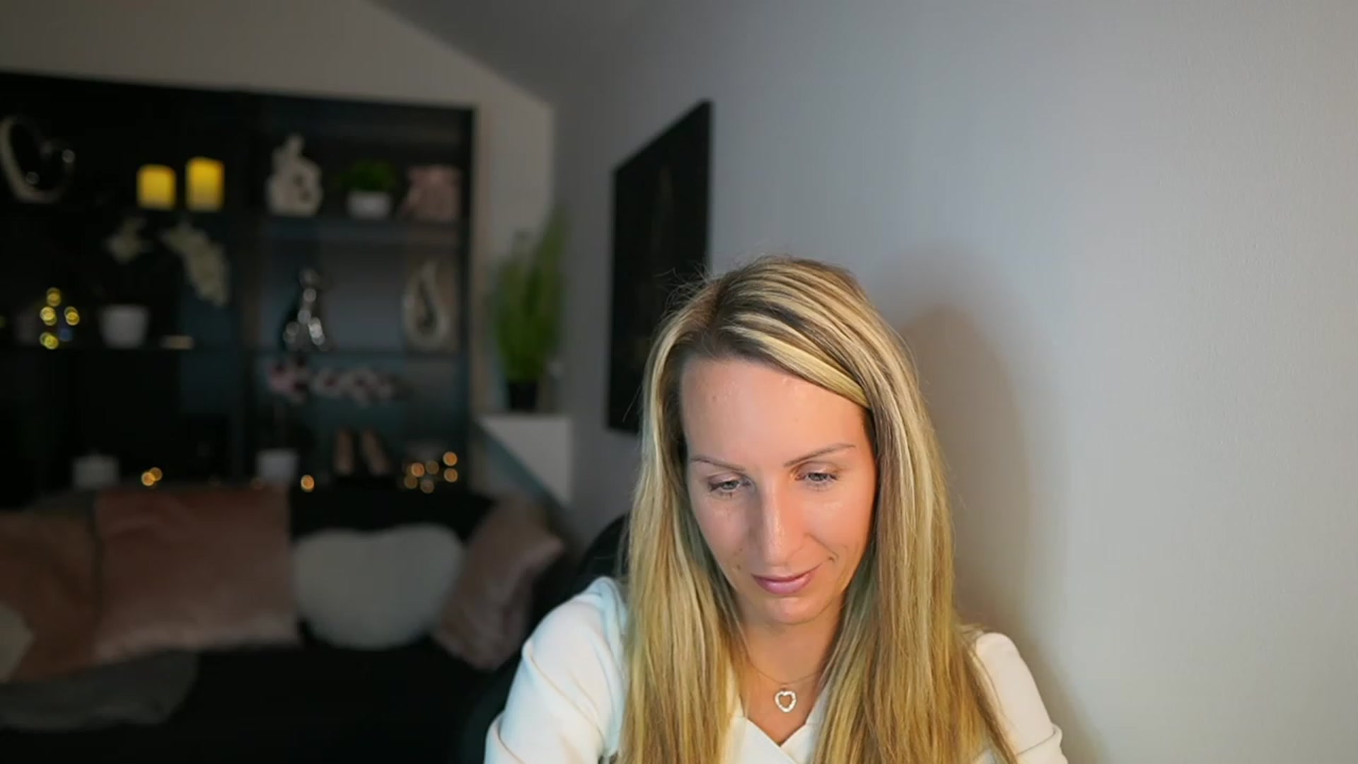 Gallery image thumbnail from Nikki__Sexx__'s myfreecams stream on, 11/07/2023, 24:03 image 7 of 20