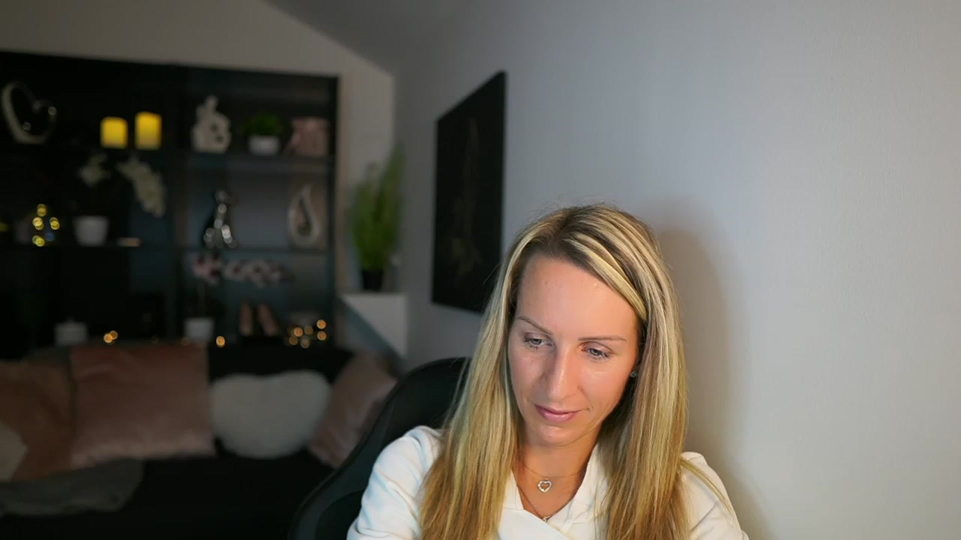 Gallery image thumbnail from Nikki__Sexx__'s myfreecams stream on, 11/07/2023, 24:03 image 13 of 20