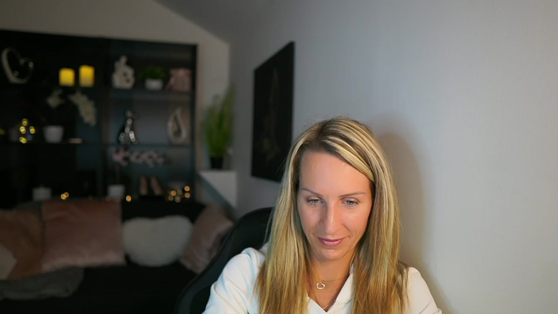 Gallery image thumbnail from Nikki__Sexx__'s myfreecams stream on, 11/07/2023, 24:03 image 8 of 20