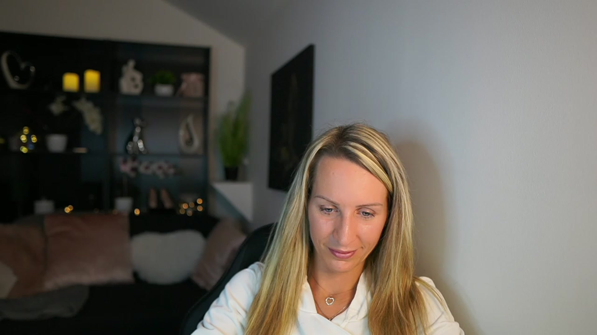 Gallery image thumbnail from Nikki__Sexx__'s myfreecams stream on, 11/07/2023, 24:03 image 12 of 20