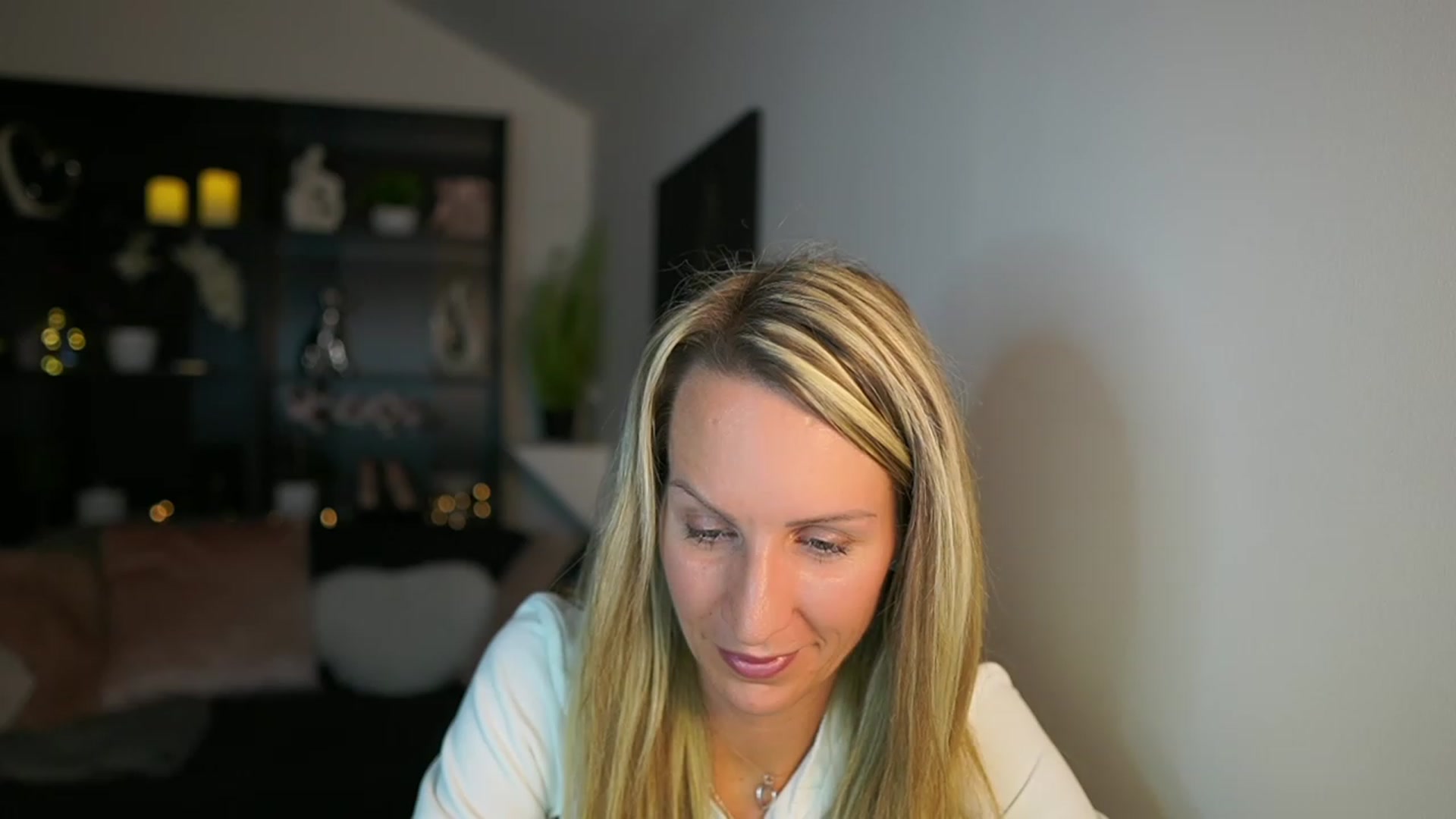 Gallery image thumbnail from Nikki__Sexx__'s myfreecams stream on, 11/07/2023, 24:03 image 17 of 20