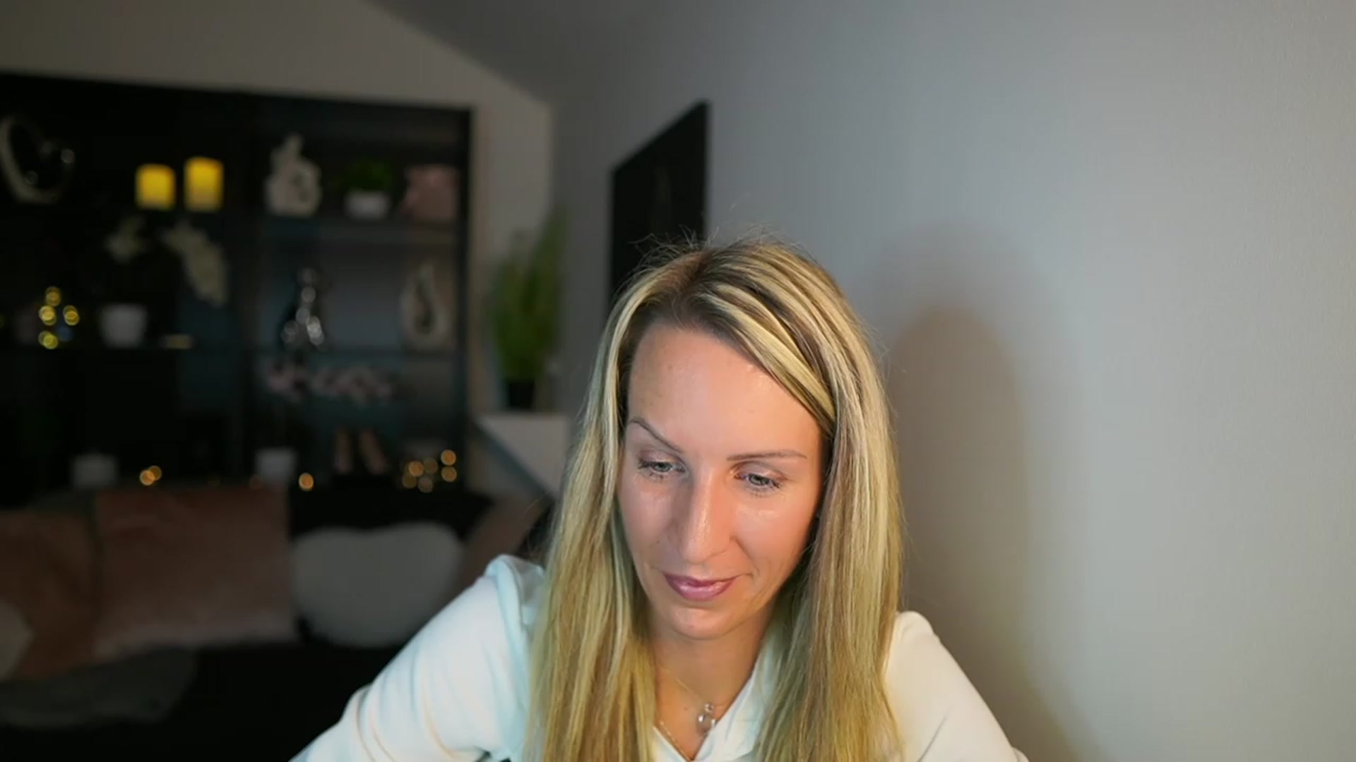 Gallery image thumbnail from Nikki__Sexx__'s myfreecams stream on, 11/07/2023, 24:03 image 18 of 20