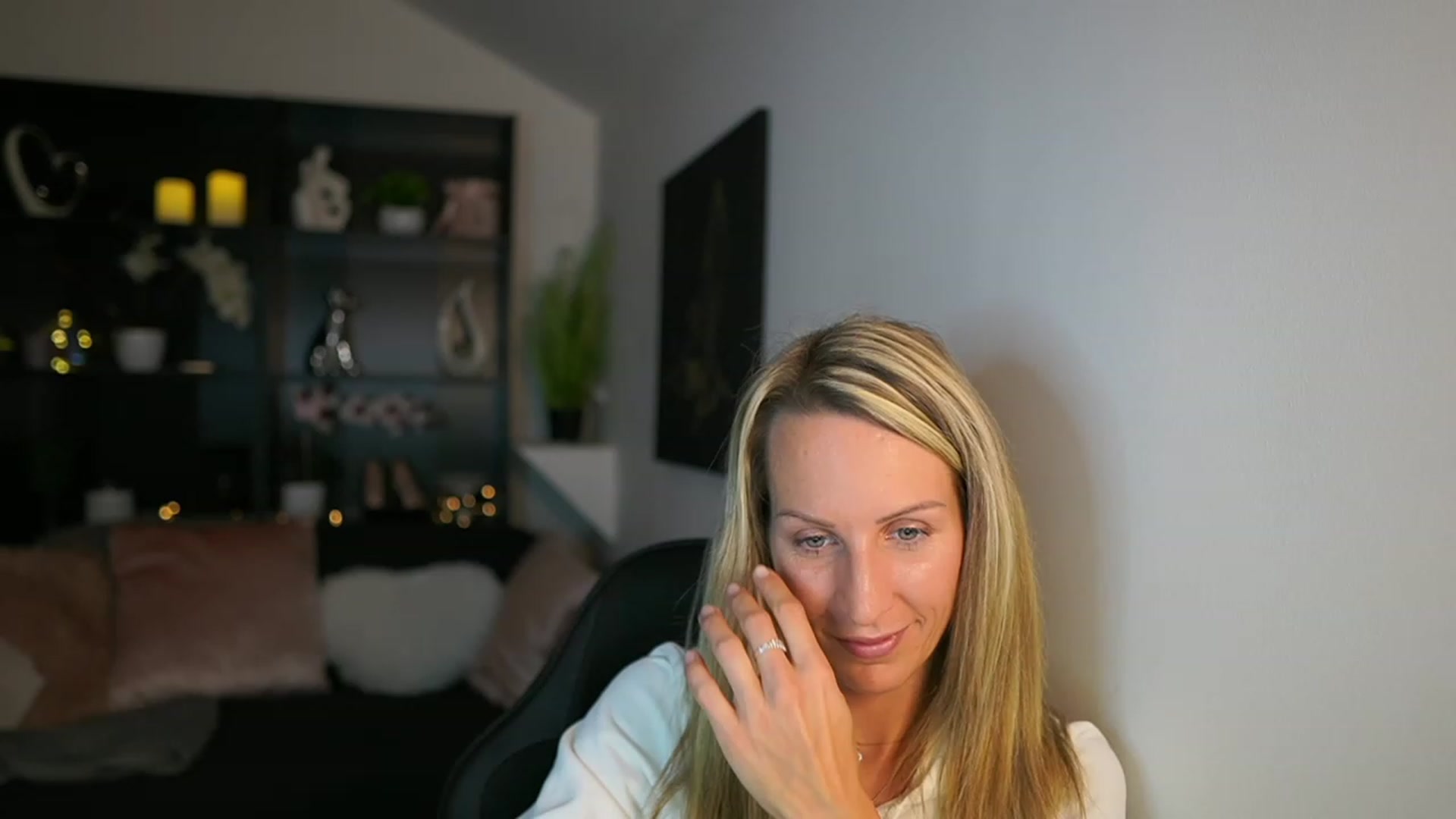 Gallery image thumbnail from Nikki__Sexx__'s myfreecams stream on, 11/07/2023, 24:03 image 10 of 20