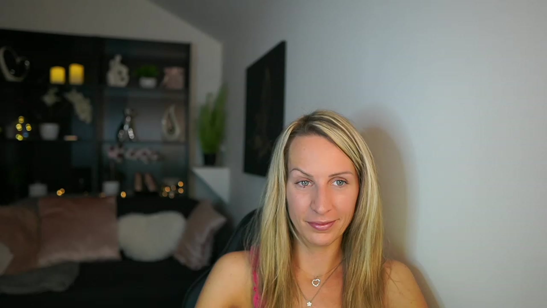 Gallery image thumbnail from Nikki__Sexx__'s myfreecams stream on, 11/07/2023, 20:02 image 16 of 20