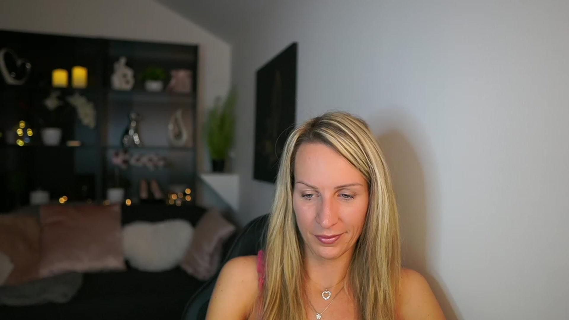 Gallery image thumbnail from Nikki__Sexx__'s myfreecams stream on, 11/07/2023, 20:02 image 2 of 20